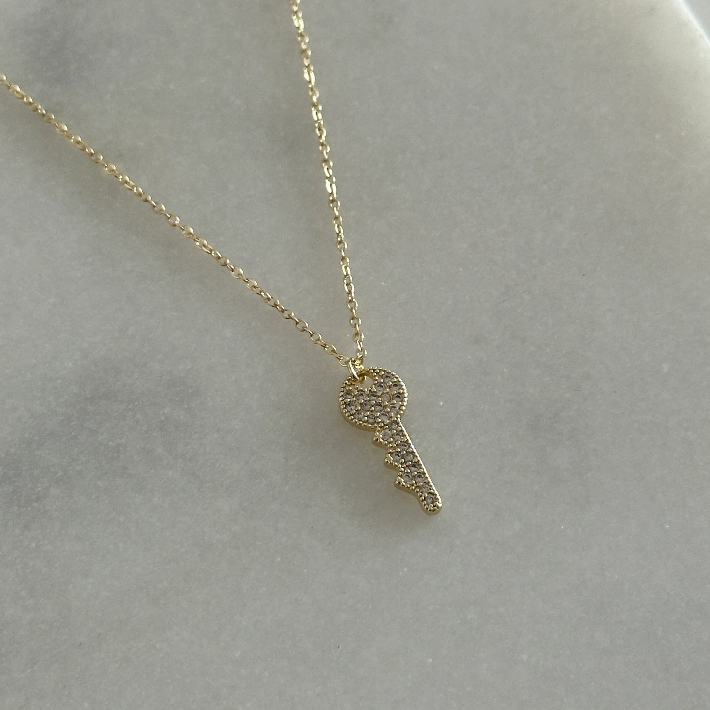 Minimal Anahtar Kuyumcu İşçiliği Kadın Kolye