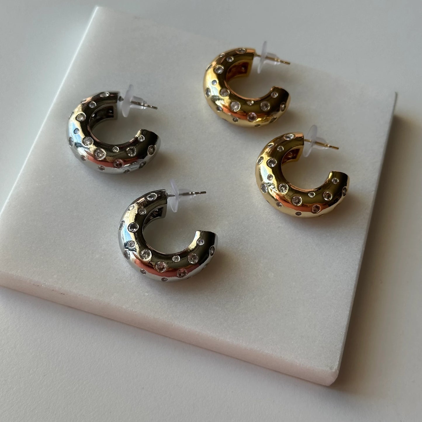 Bombe Zirkon Taş Küpe