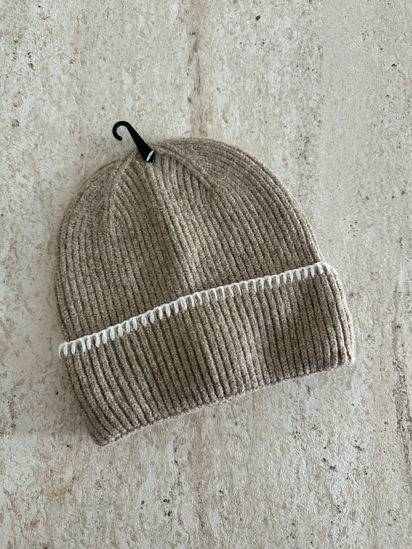 Kenar Sarma Dikişli Kadın Bere