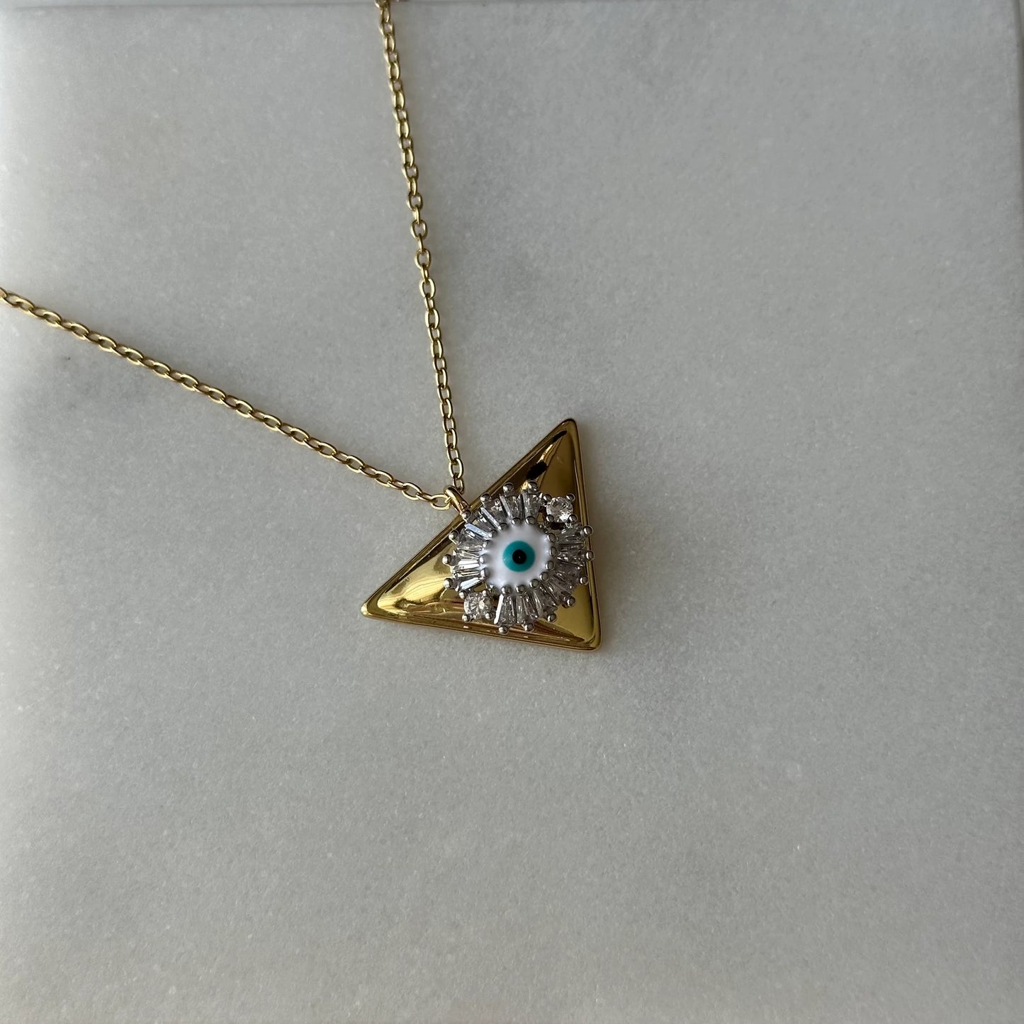 Üçgen Göz Çelik Kolye