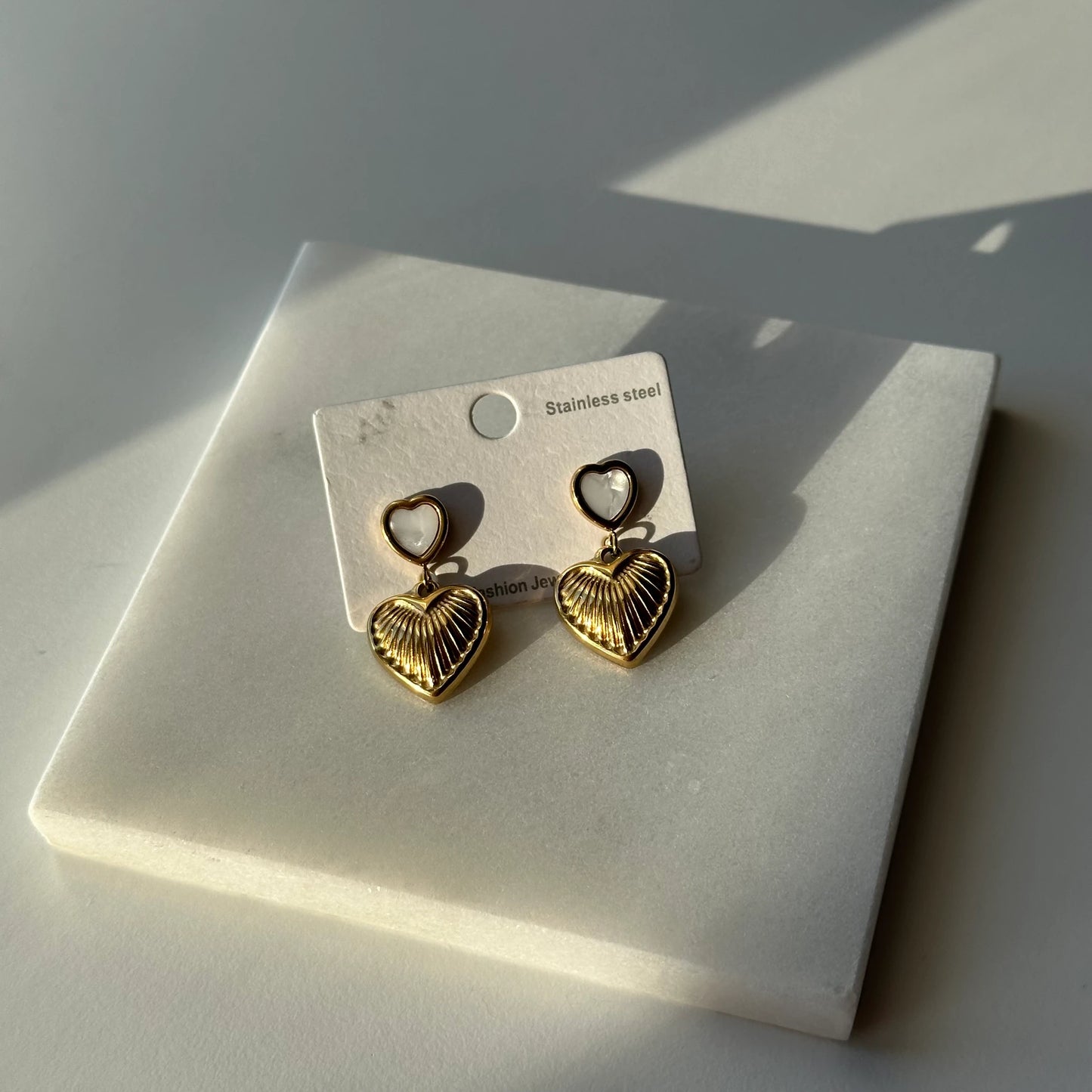 Mini Sedefli Kalp Çelik Küpe