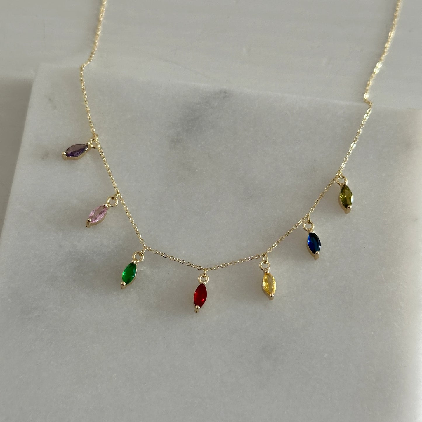 Renkli Sıralı Taş Kuyumcu İşçiliği Kadın Kolye