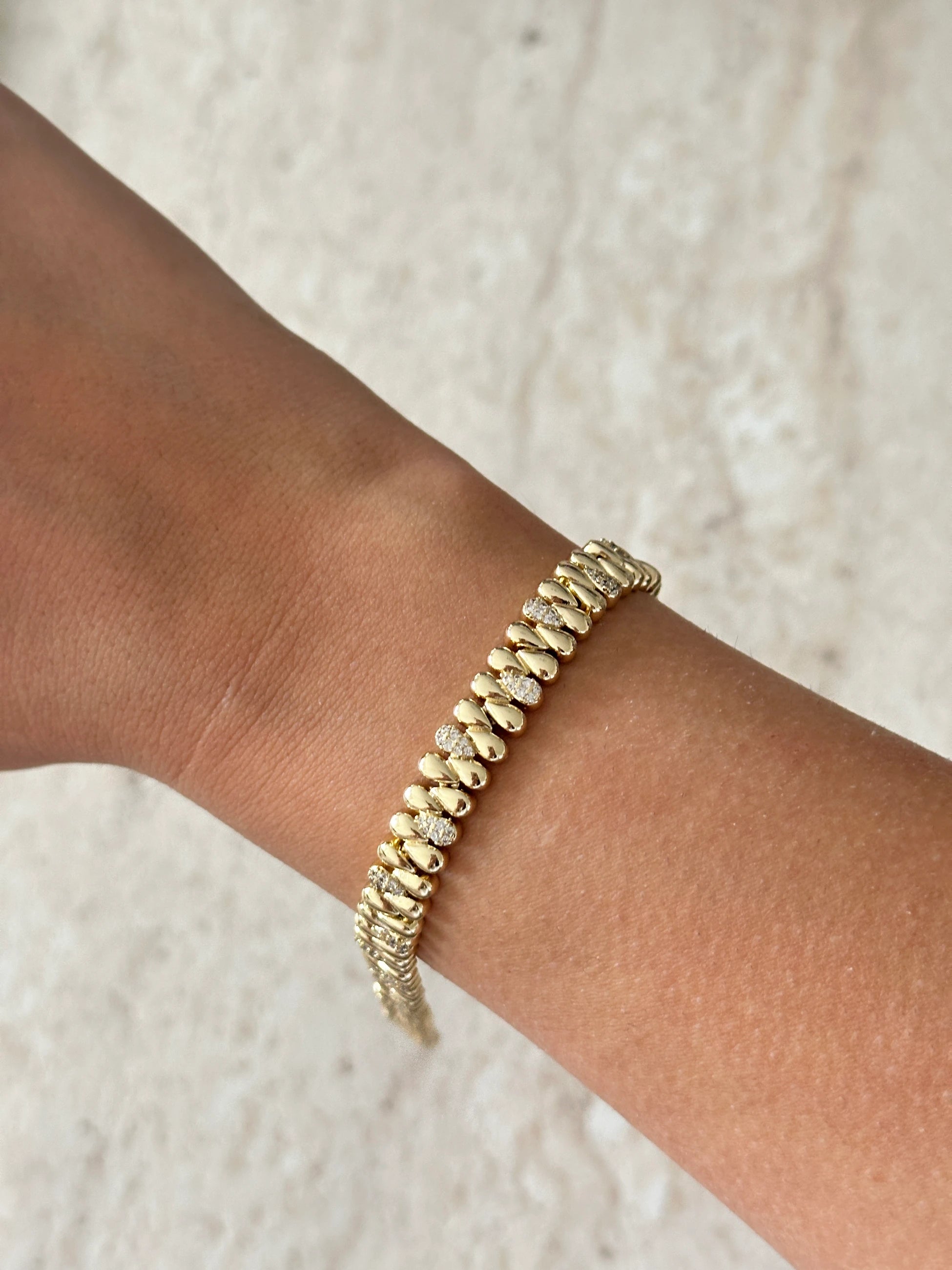 Minimal Damla Tasarım Zirkon Taş Kadın Bileklik