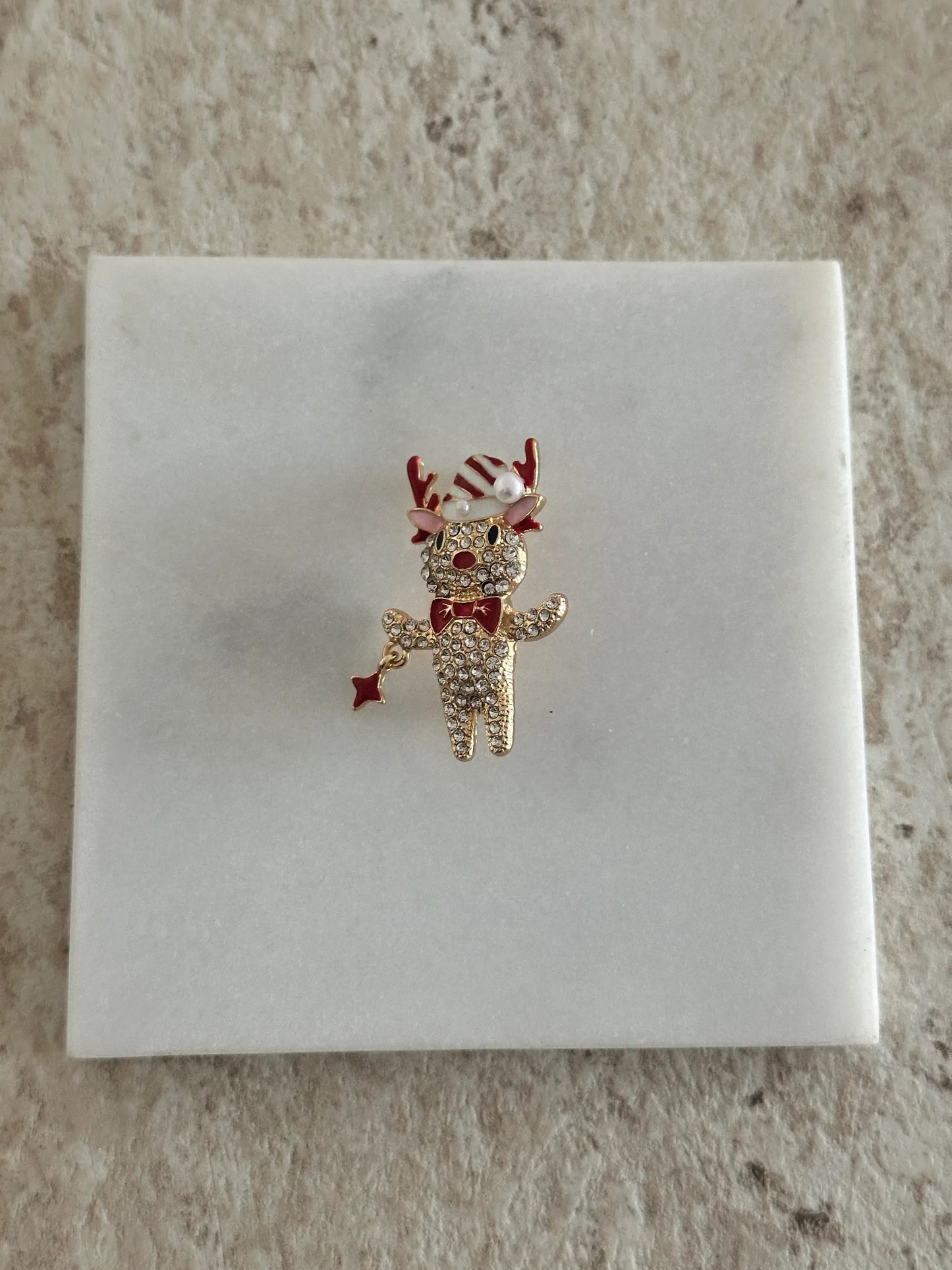 Şapkalı Geyik Yılbaşı Broşu