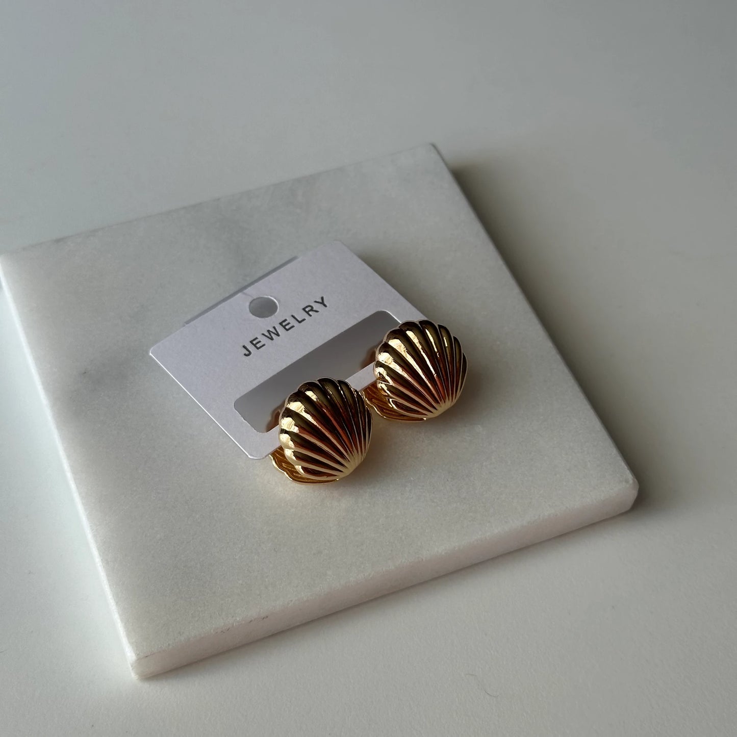 Deniz Kabuğu Çift Taraflı Gold Küpe