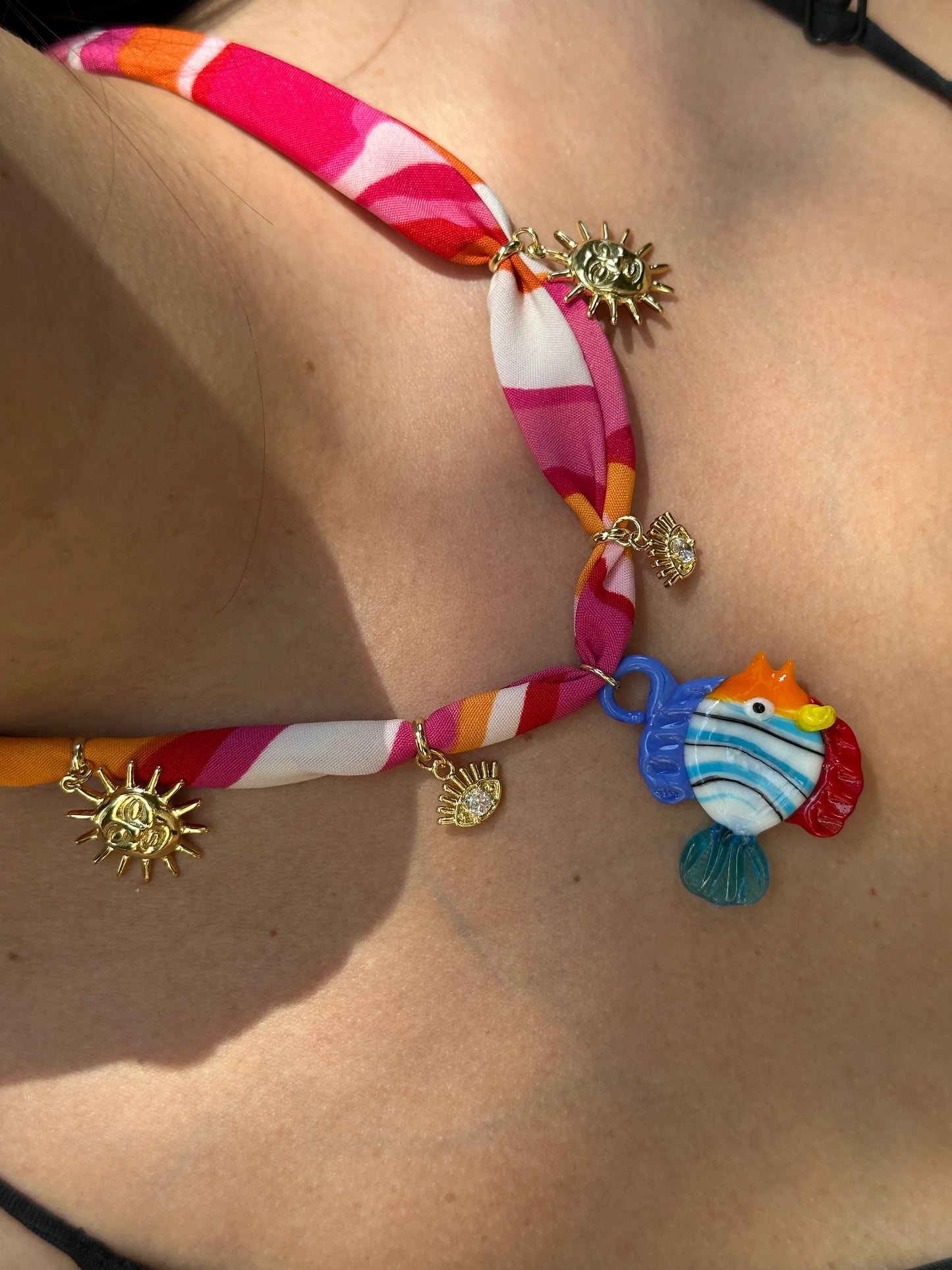 Renkli Balık Charm Fular Kolye