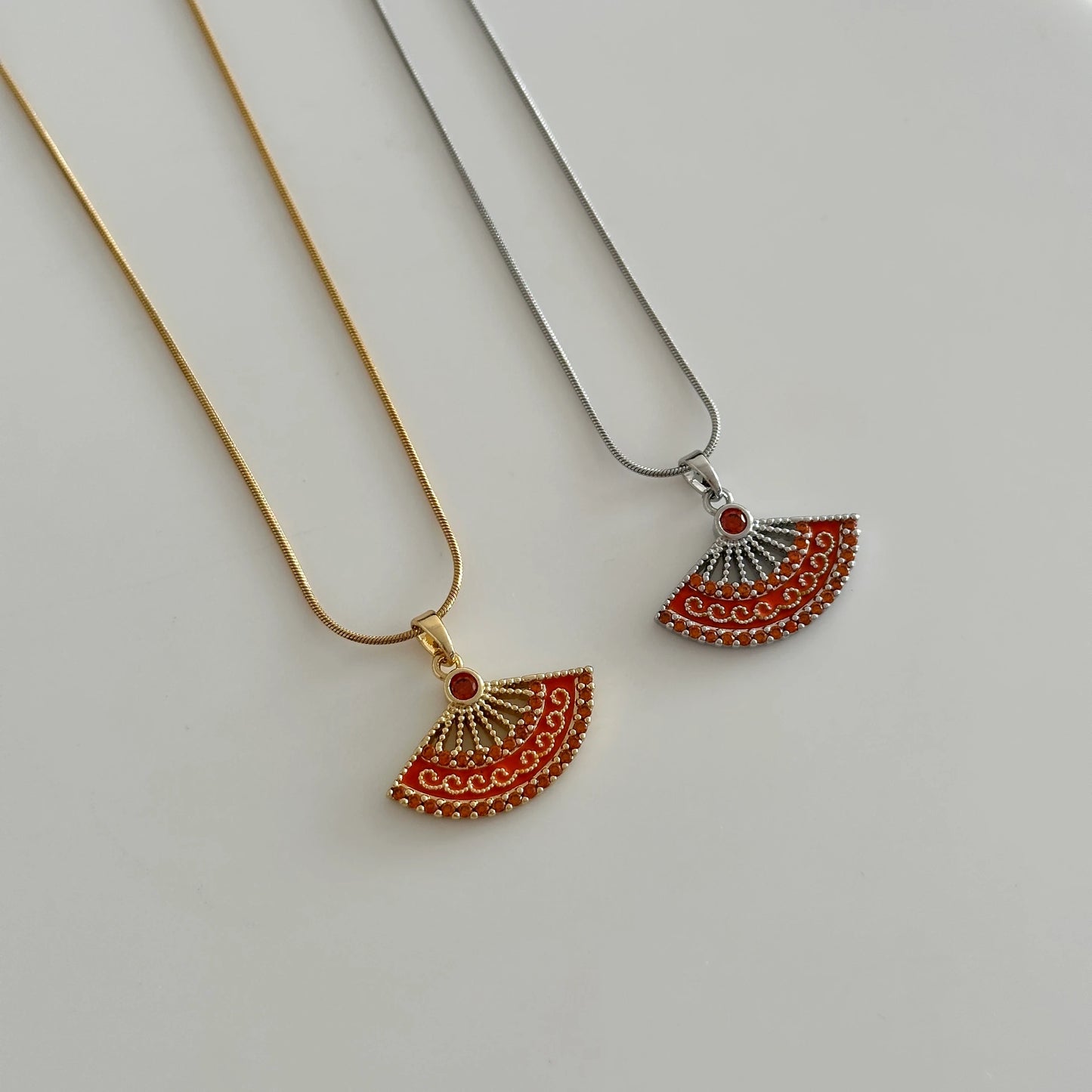 Yelpaze Çelik Kadın Kolye