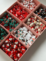 Yılbaşı Ağacı Murano Cam Boncuk Kişiye Özel Harf Kadın Şans Bilekliği