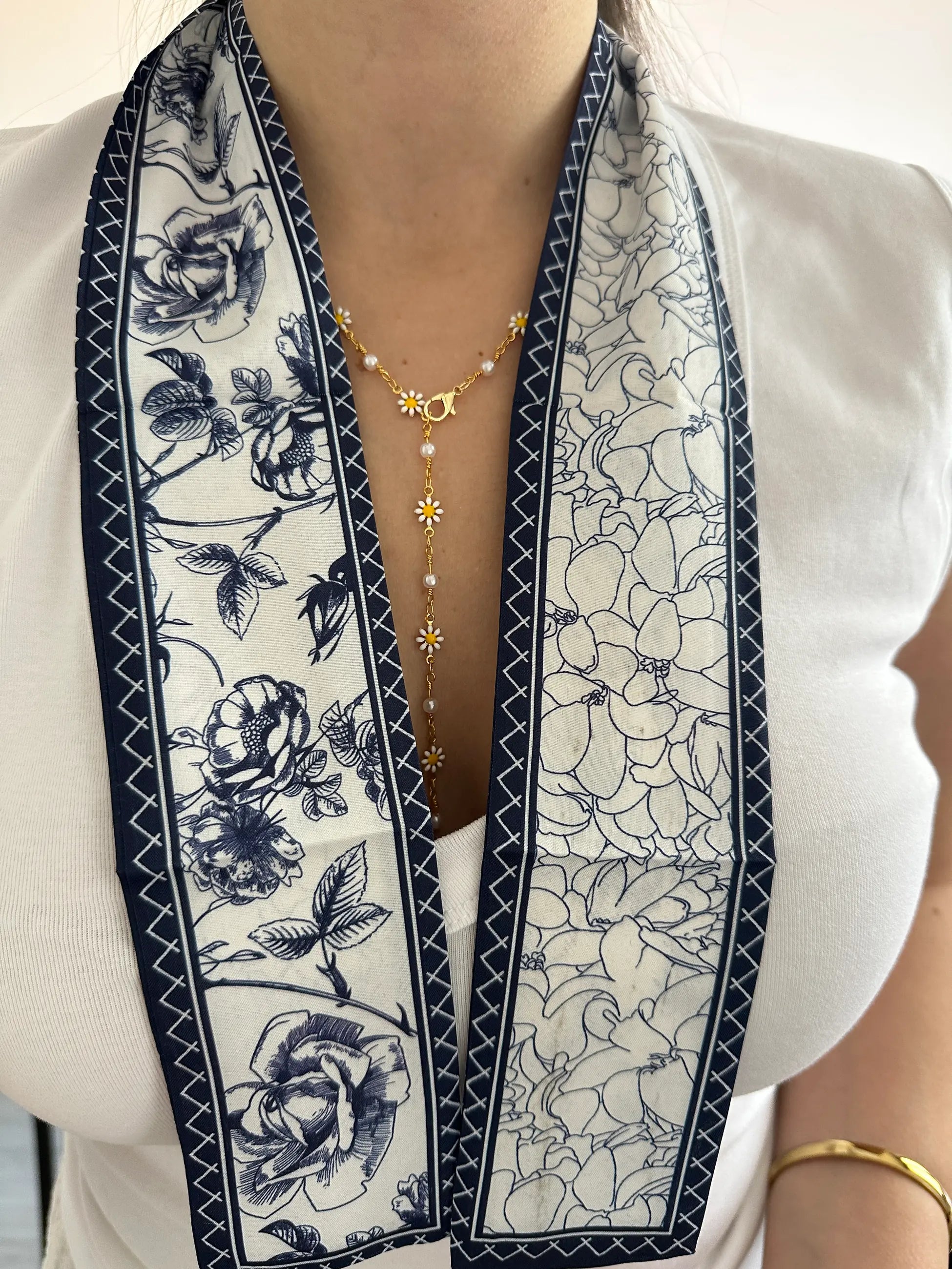 Lacivert Çiçekli Çift Taraflı Fular