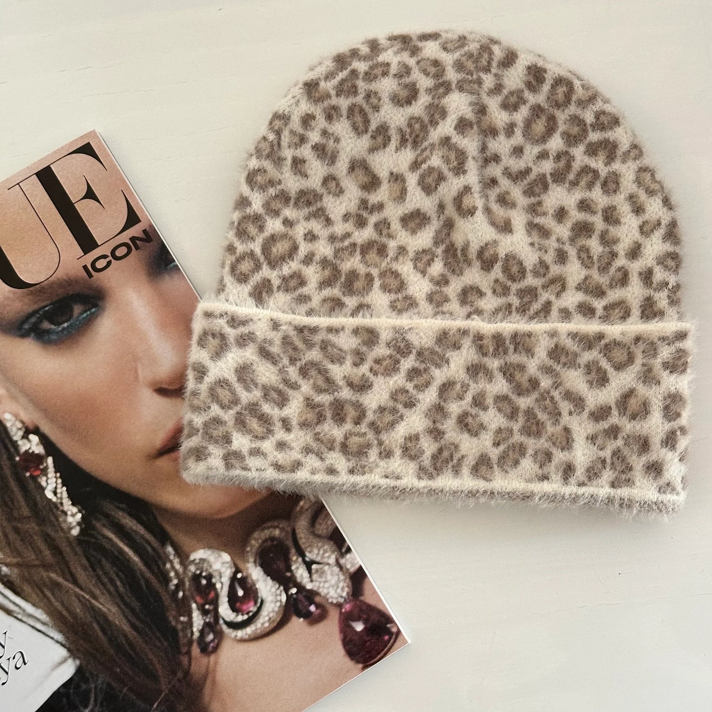 Krem Angora Leopar Kadın Bere