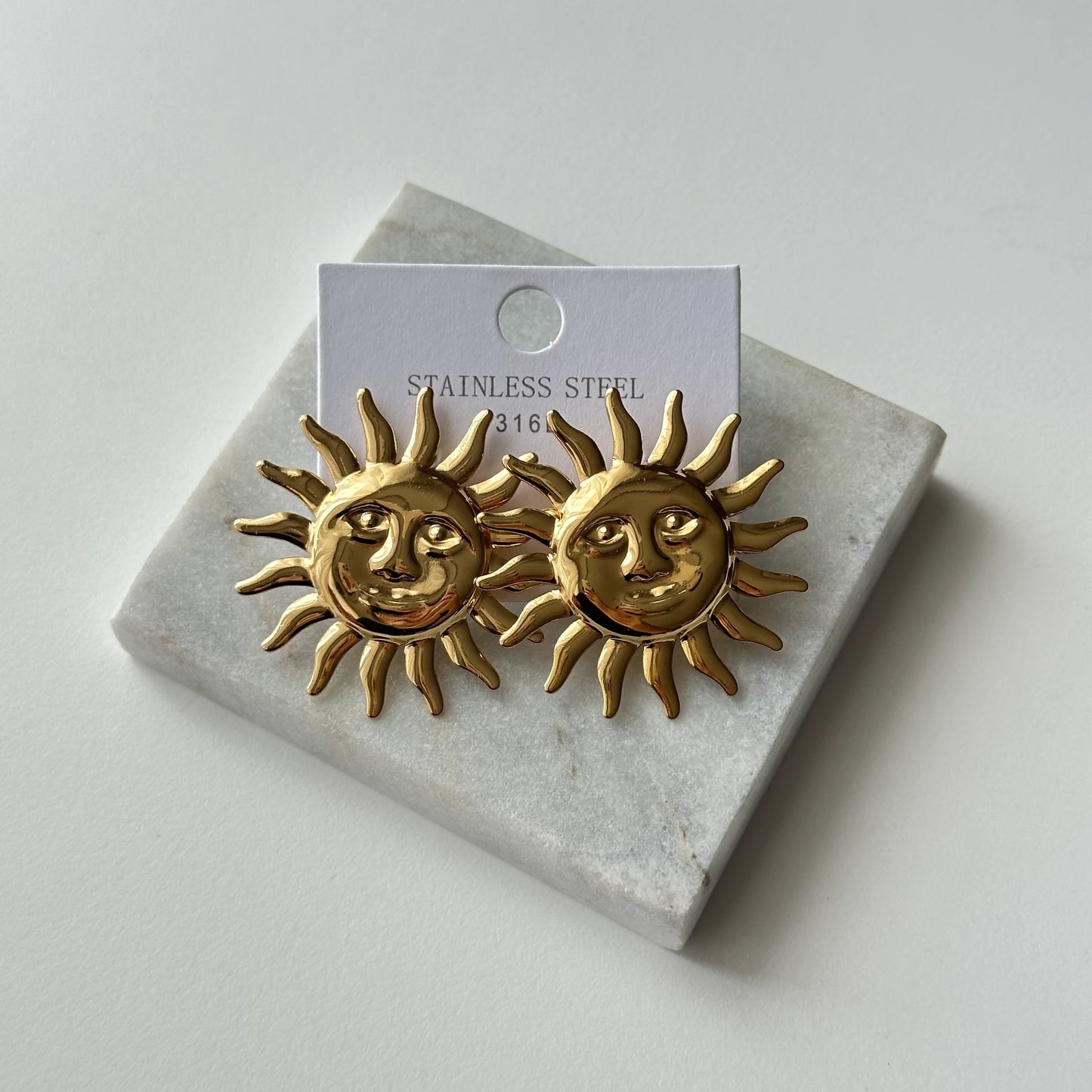 Antik Güneş Çelik Küpe