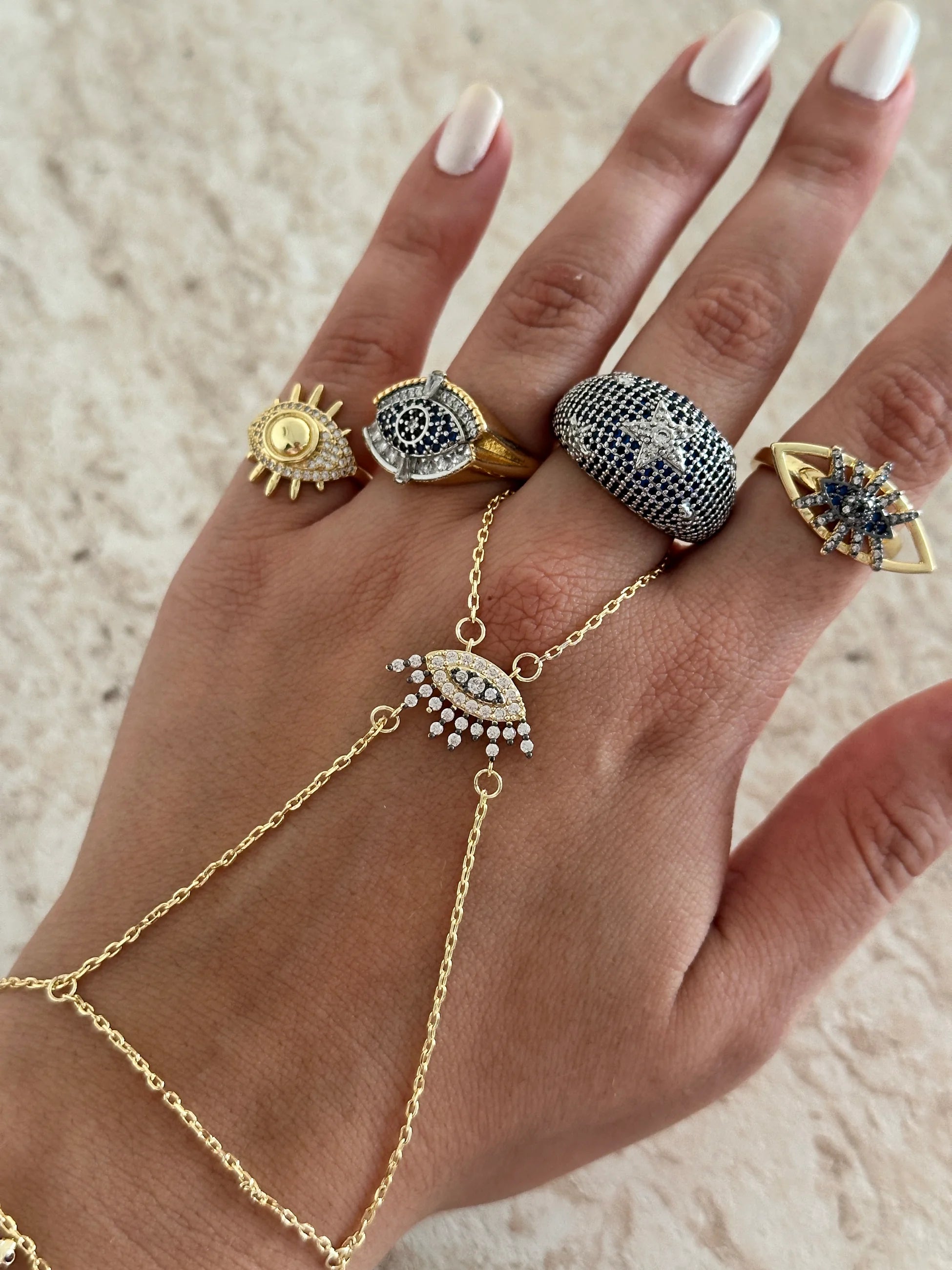 Gümüş Taş Kadın Şahmeran