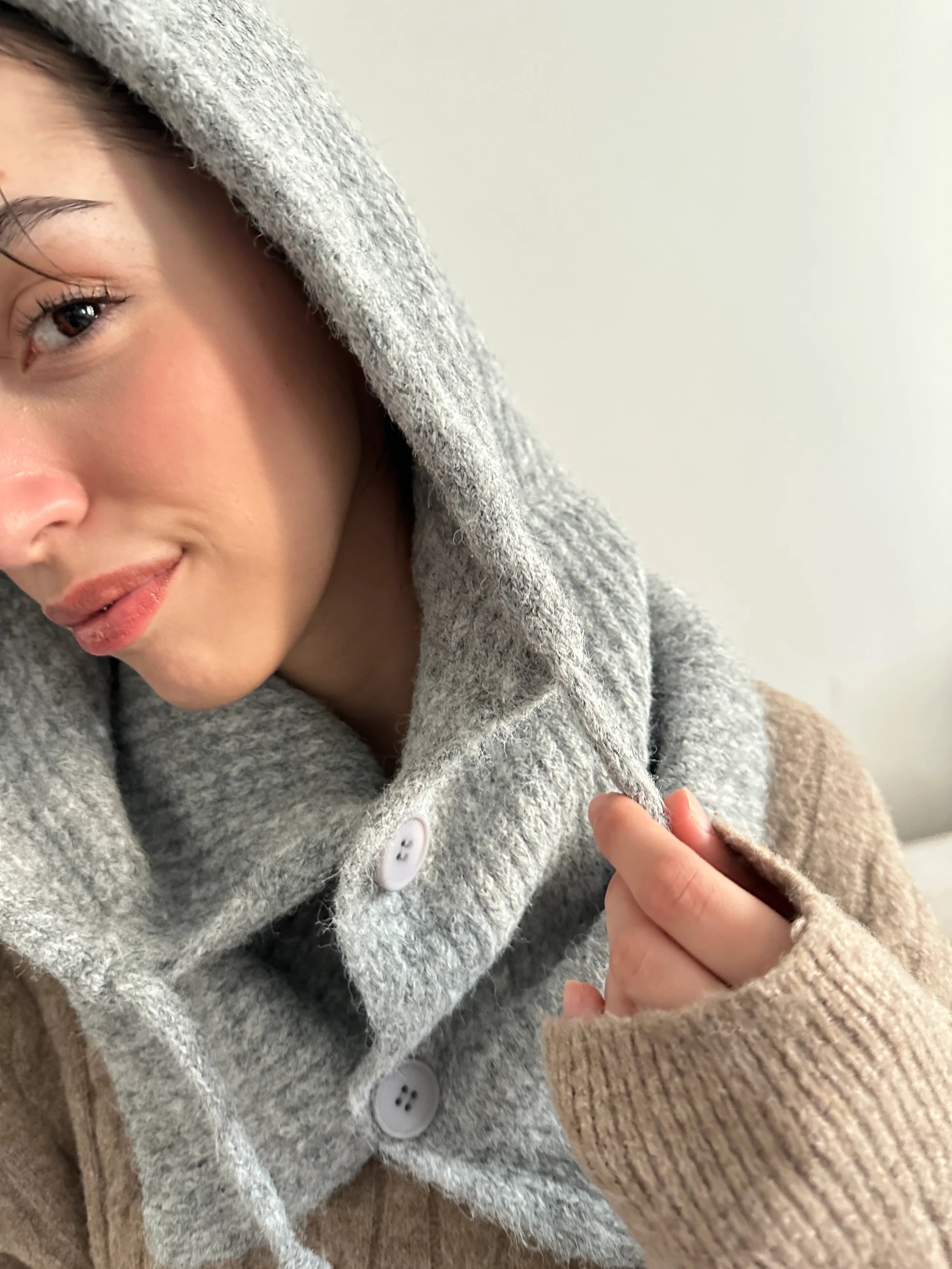 Düğmeli Yün Kadın Balaklava