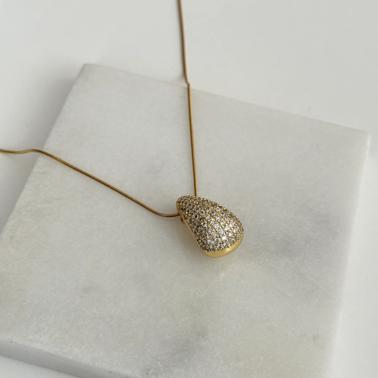 Zirkon Taş Damla Kadın Çelik Kolye