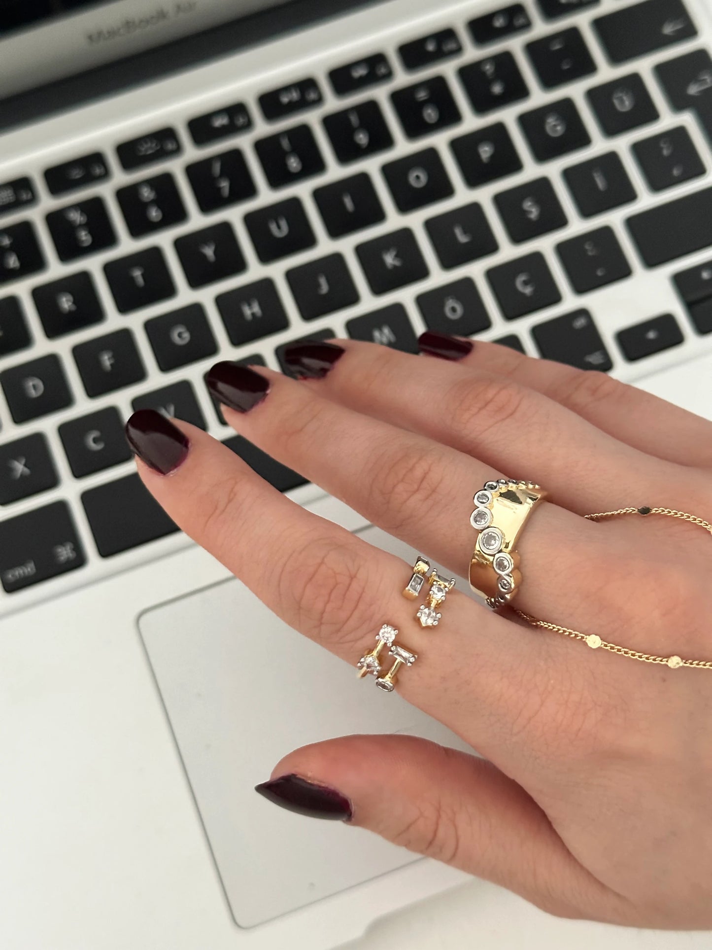 Sıralı Taş Altın Kaplama Kadın Yüzük