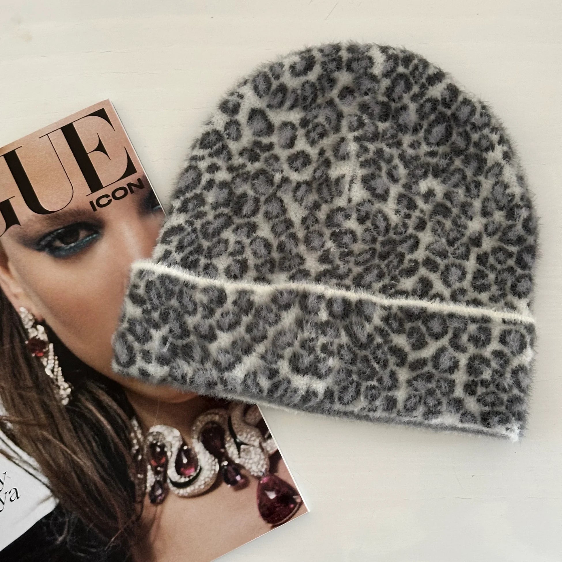 Siyah Angora Leopar Kadın Bere