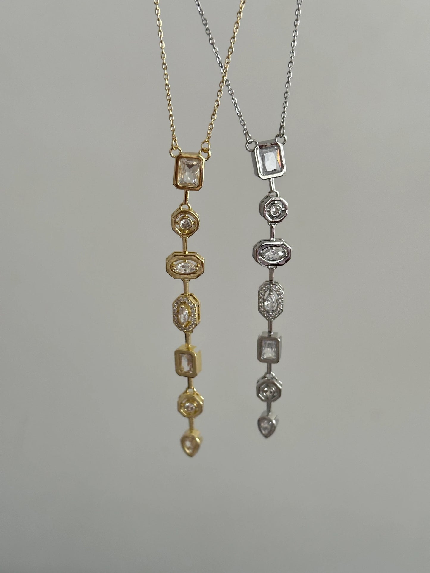 Renktaş Silver Dekolte Kadın Kolye