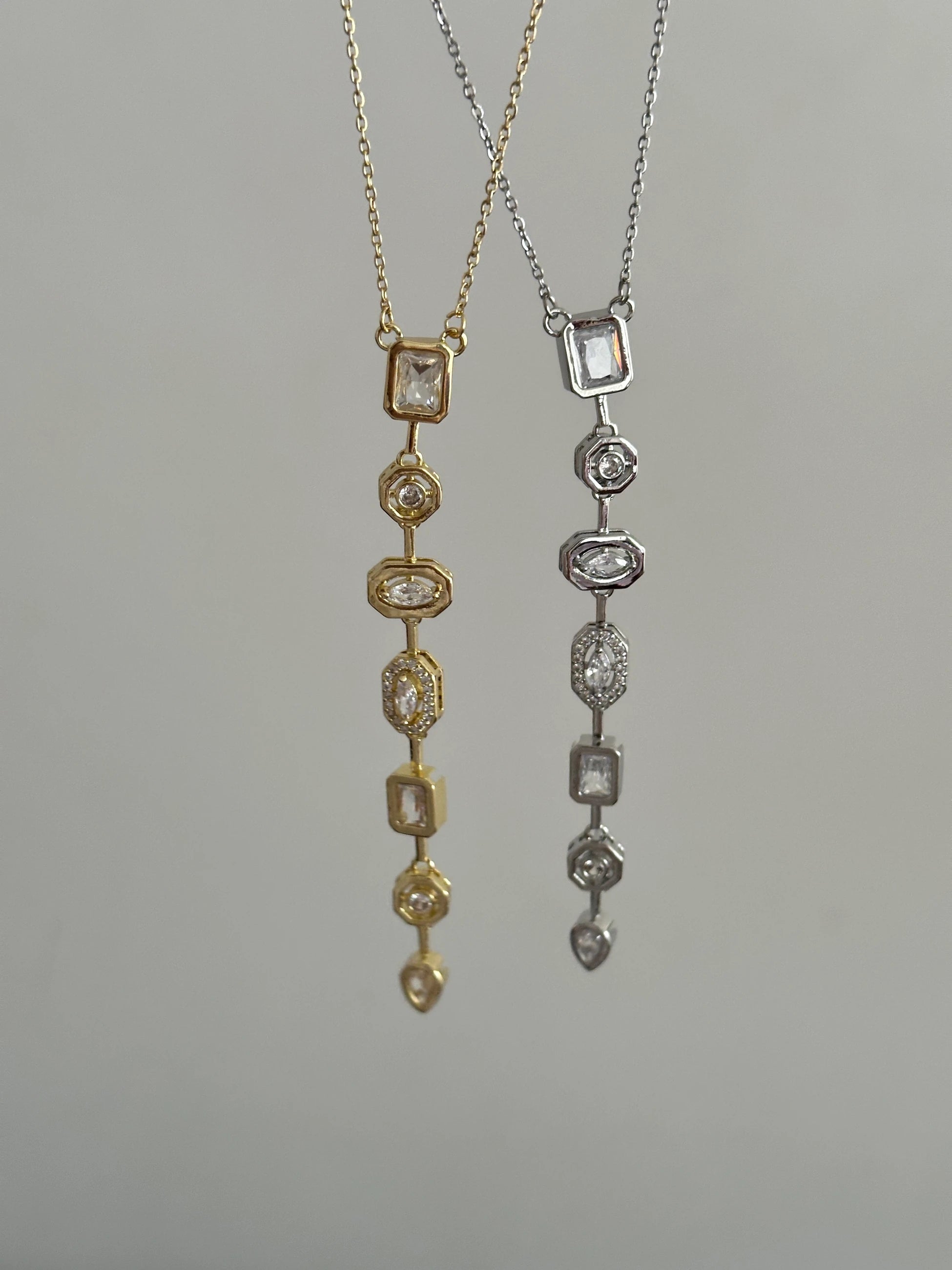 Renktaş Silver Dekolte Kadın Kolye