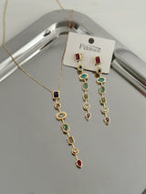 Renktaş Sarkıntılı Tasarım Kadın Küpe