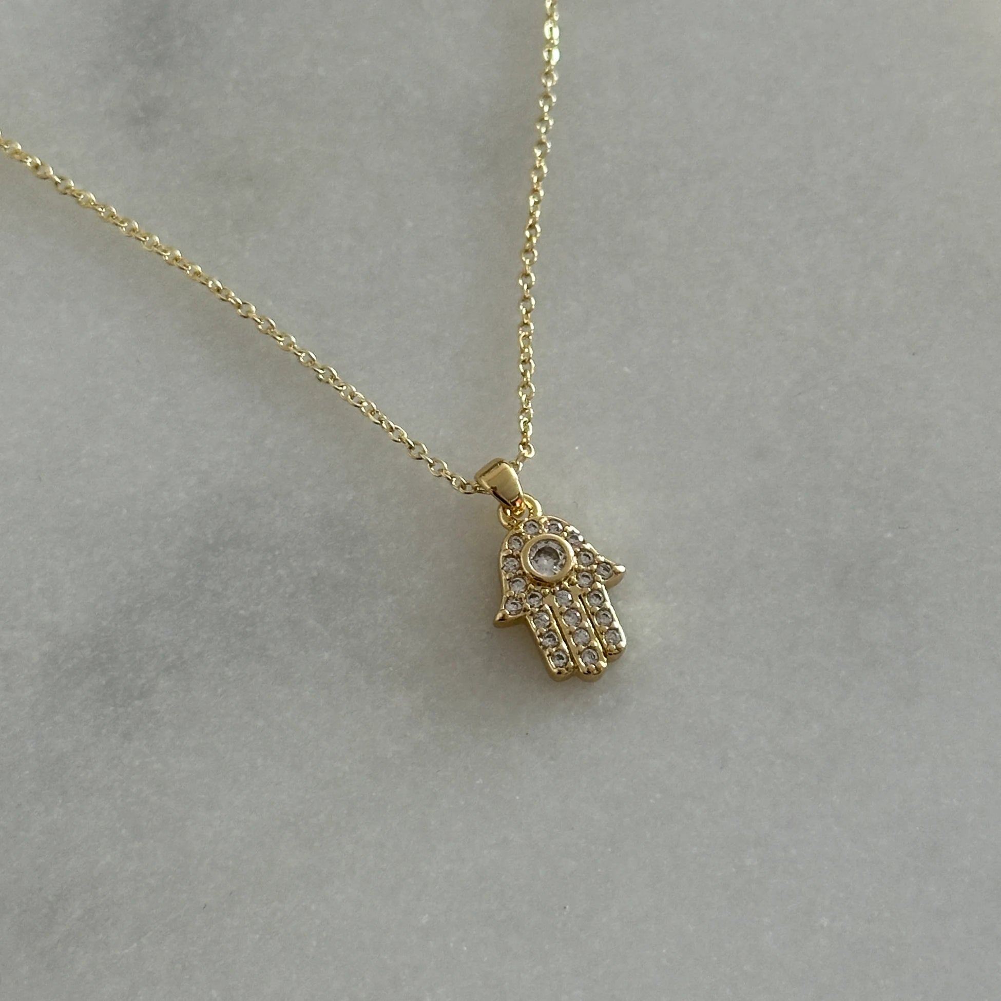 Beyaz Taş Fatma Ana Eli Kuyumcu İşçiliği Kadın Kolye