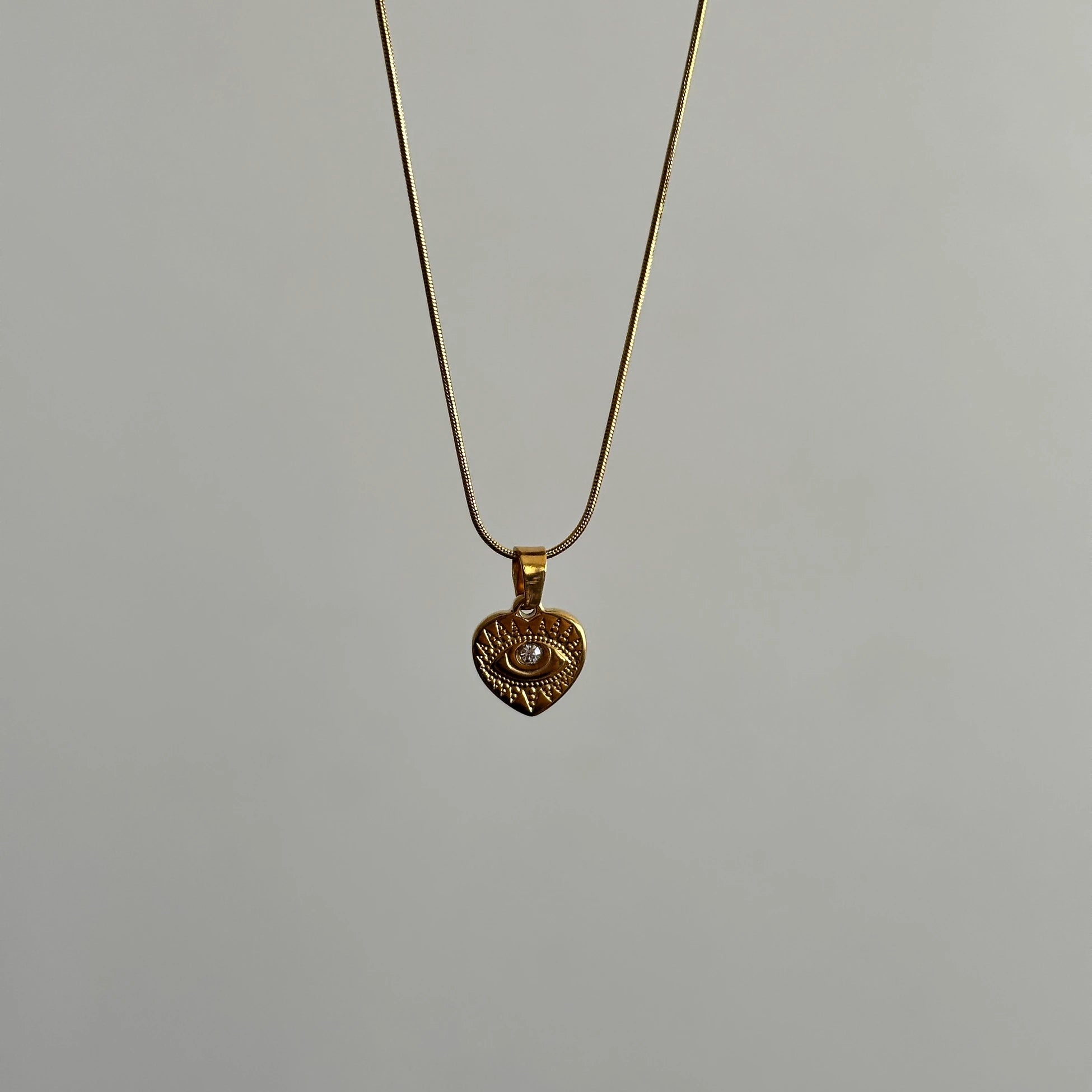 Mini Kalp Göz Çelik Kadın Kolye