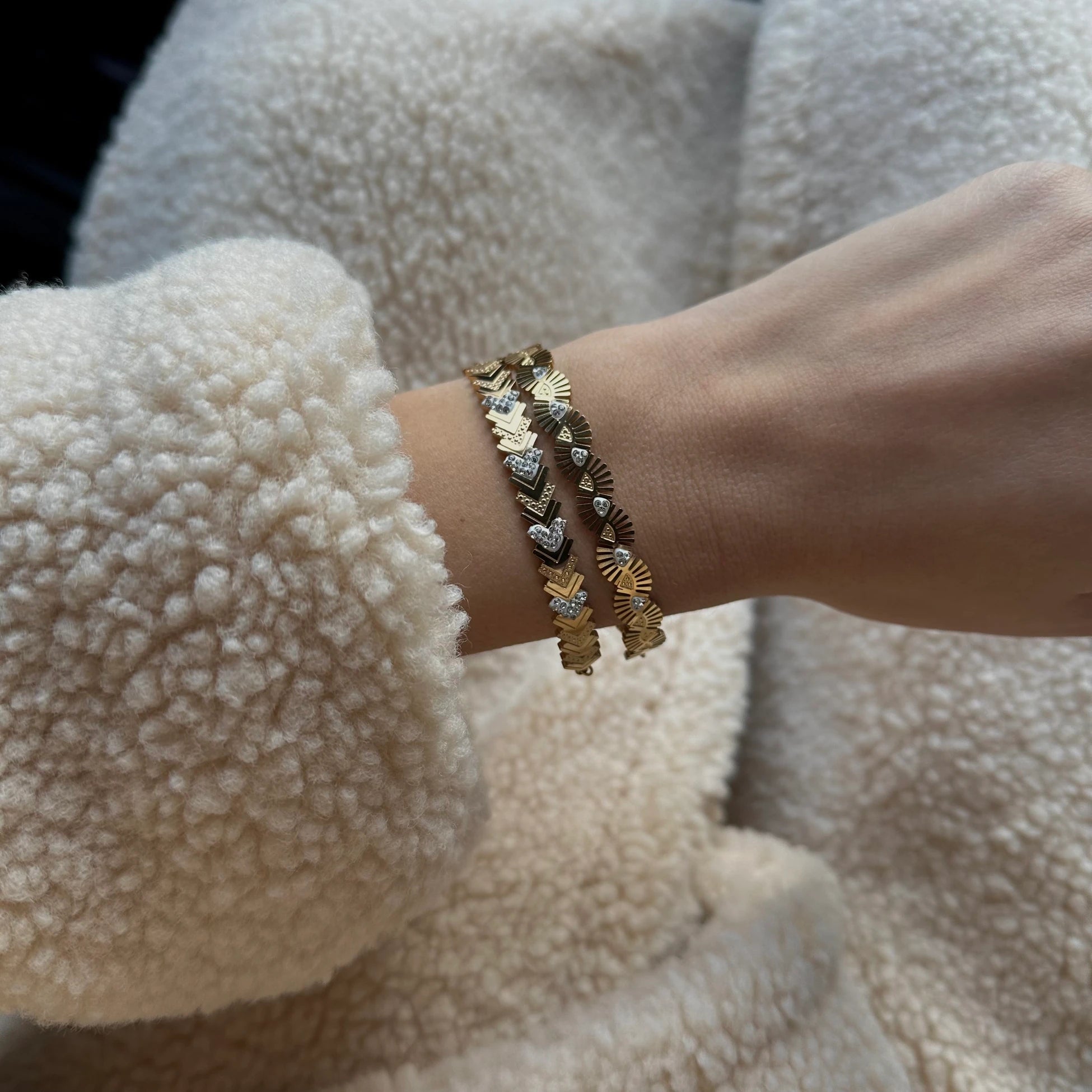 Baget Taşlı Asansörlü Çelik Bileklik