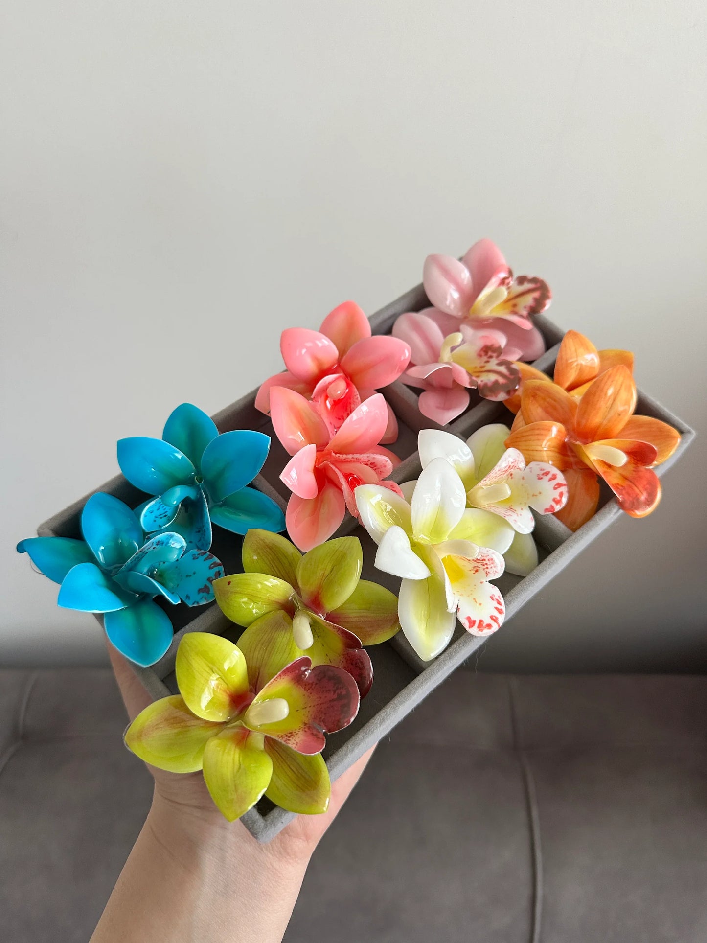 Yeşilli Beyaz Orkide Küpe