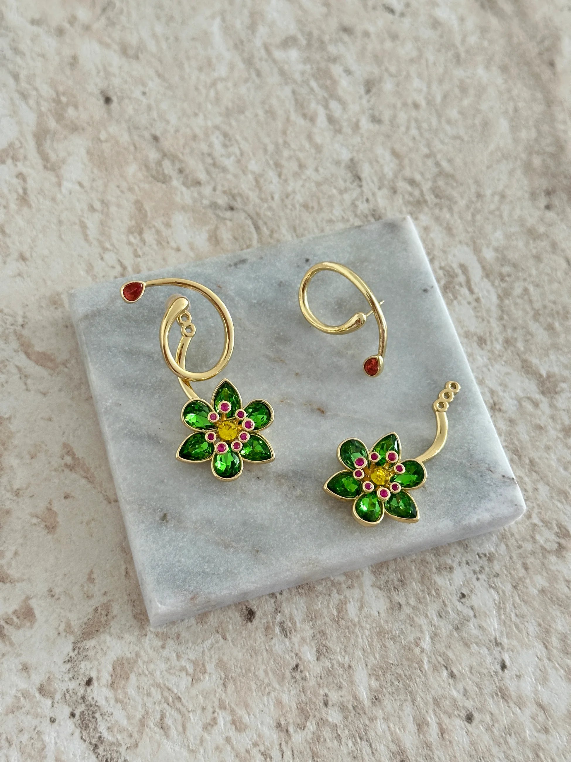 Özel Tasarım Taş Çiçek Kadın Küpe