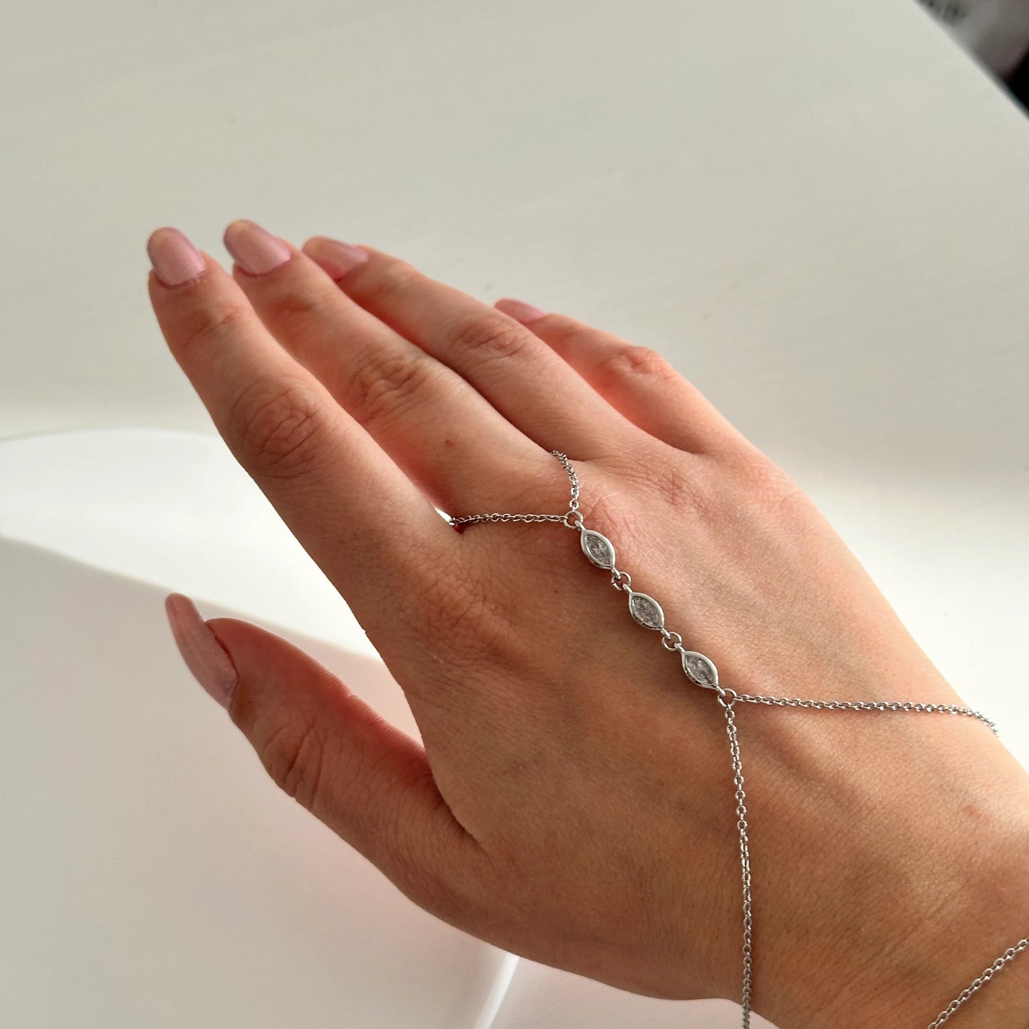 Badem Taş Kadın Şahmeran