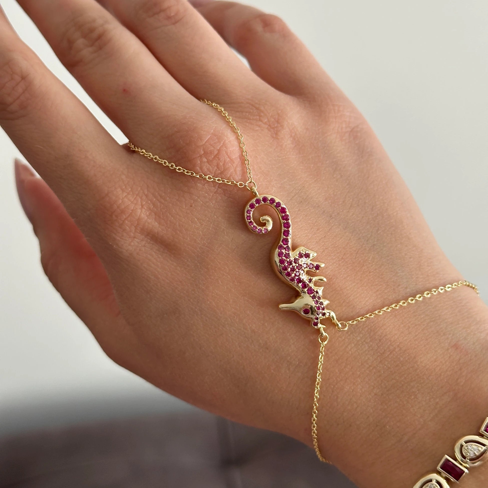 Deniz Atı Zirkon Taş Kadın Şahmeran