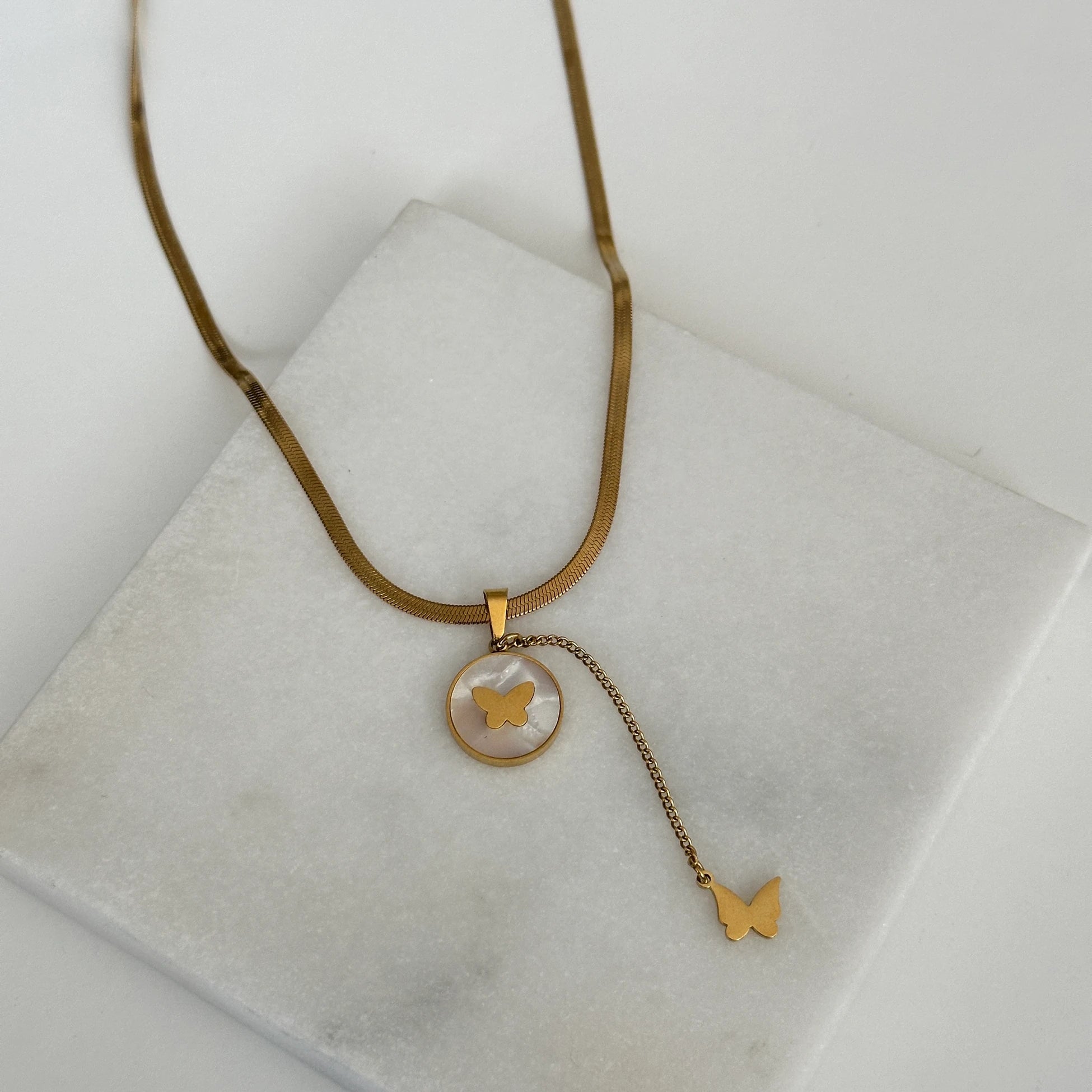 Kelebek Uçlu Çelik Kadın Kolye