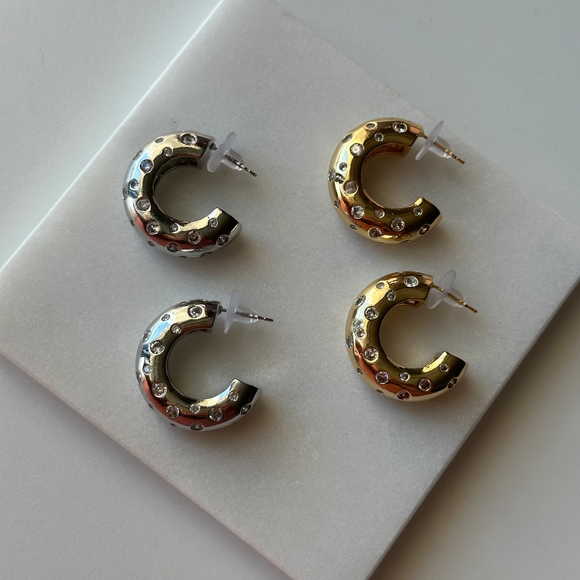 Bombe Zirkon Taş Küpe