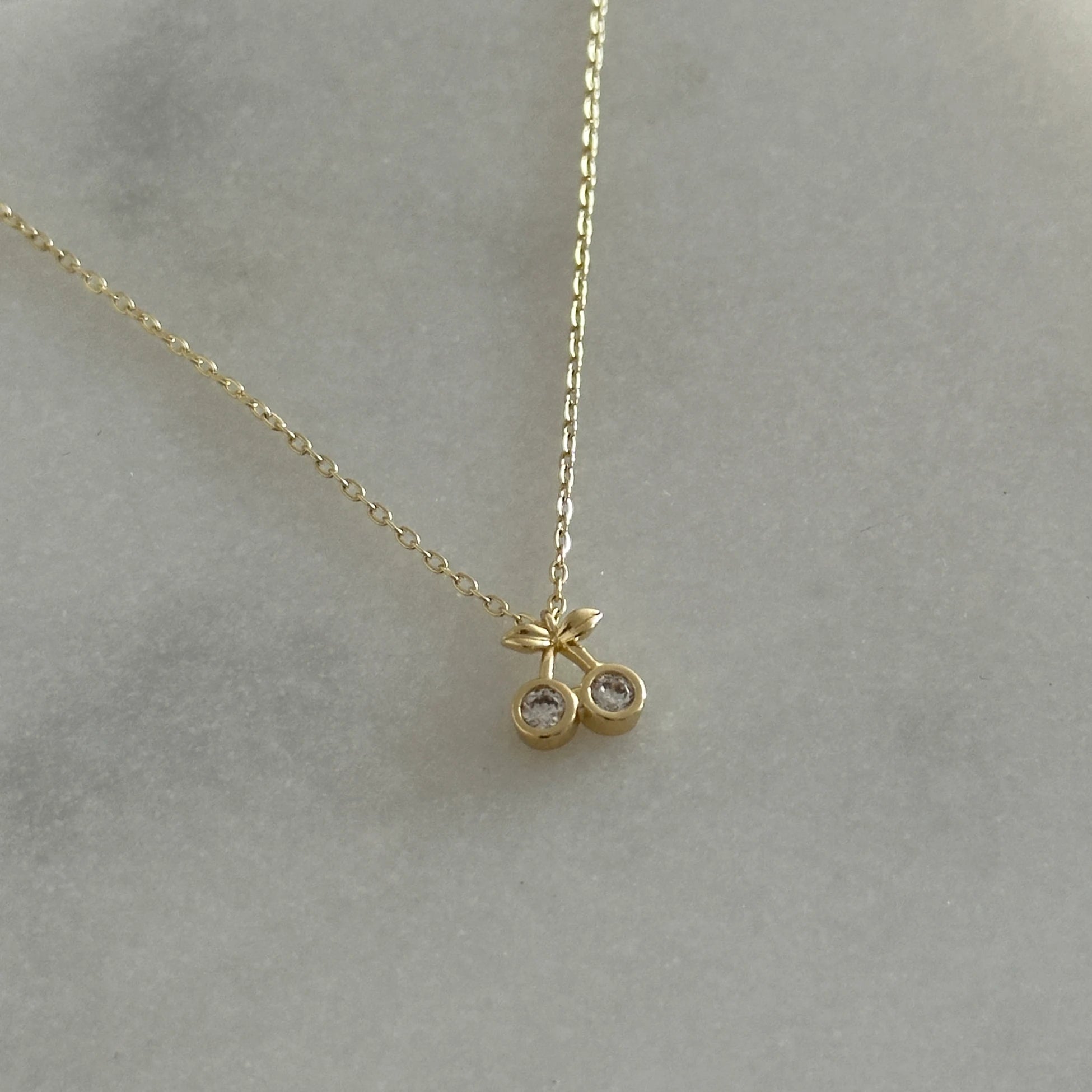 Minimal Kiraz Kuyumcu İşçiliği Kadın Kolye