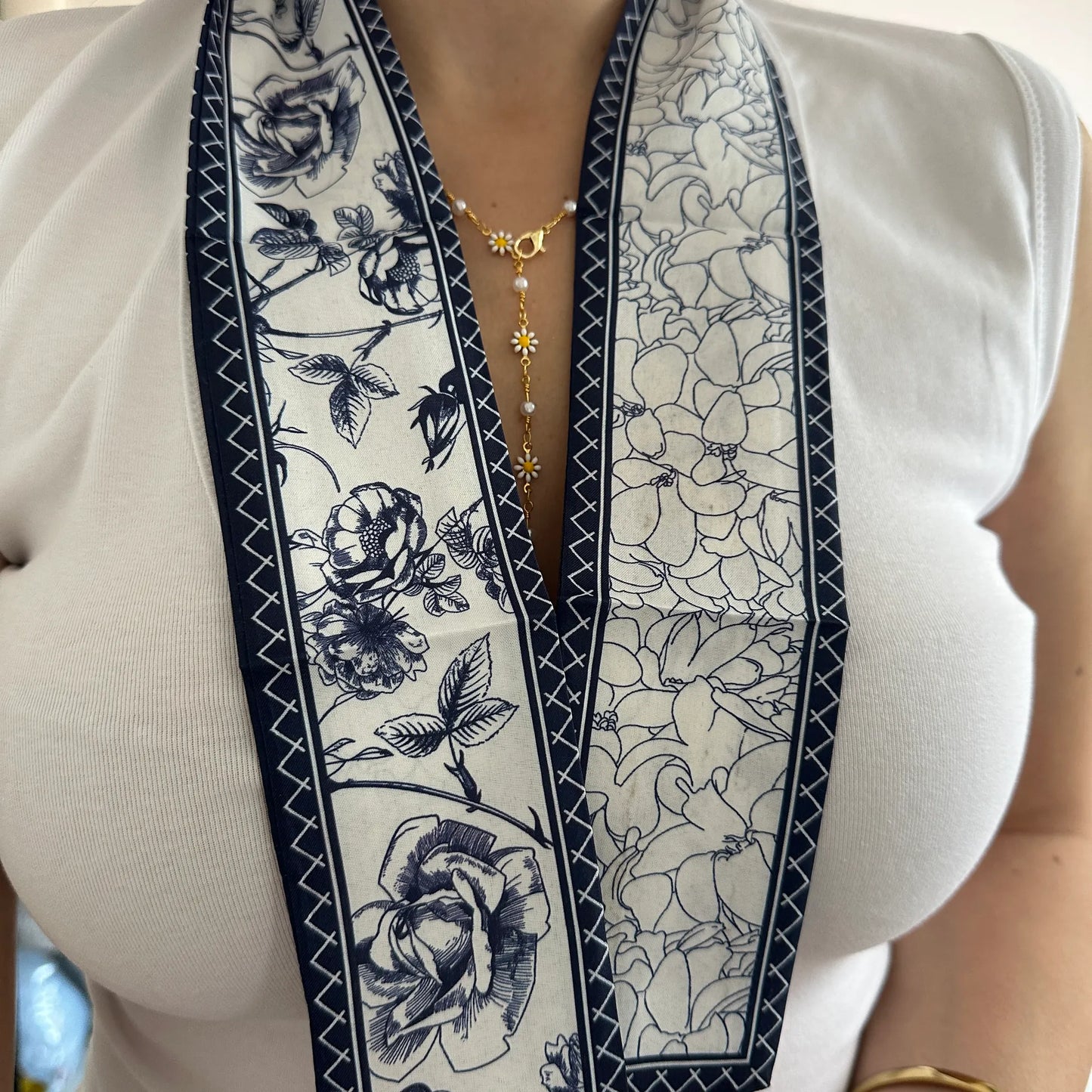 Lacivert Çiçekli Çift Taraflı Fular