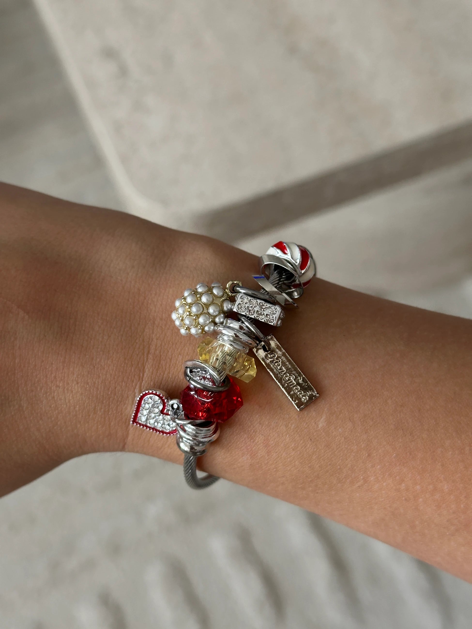 Kırmızı Kalp Charm Çelik Kadın Bilezik