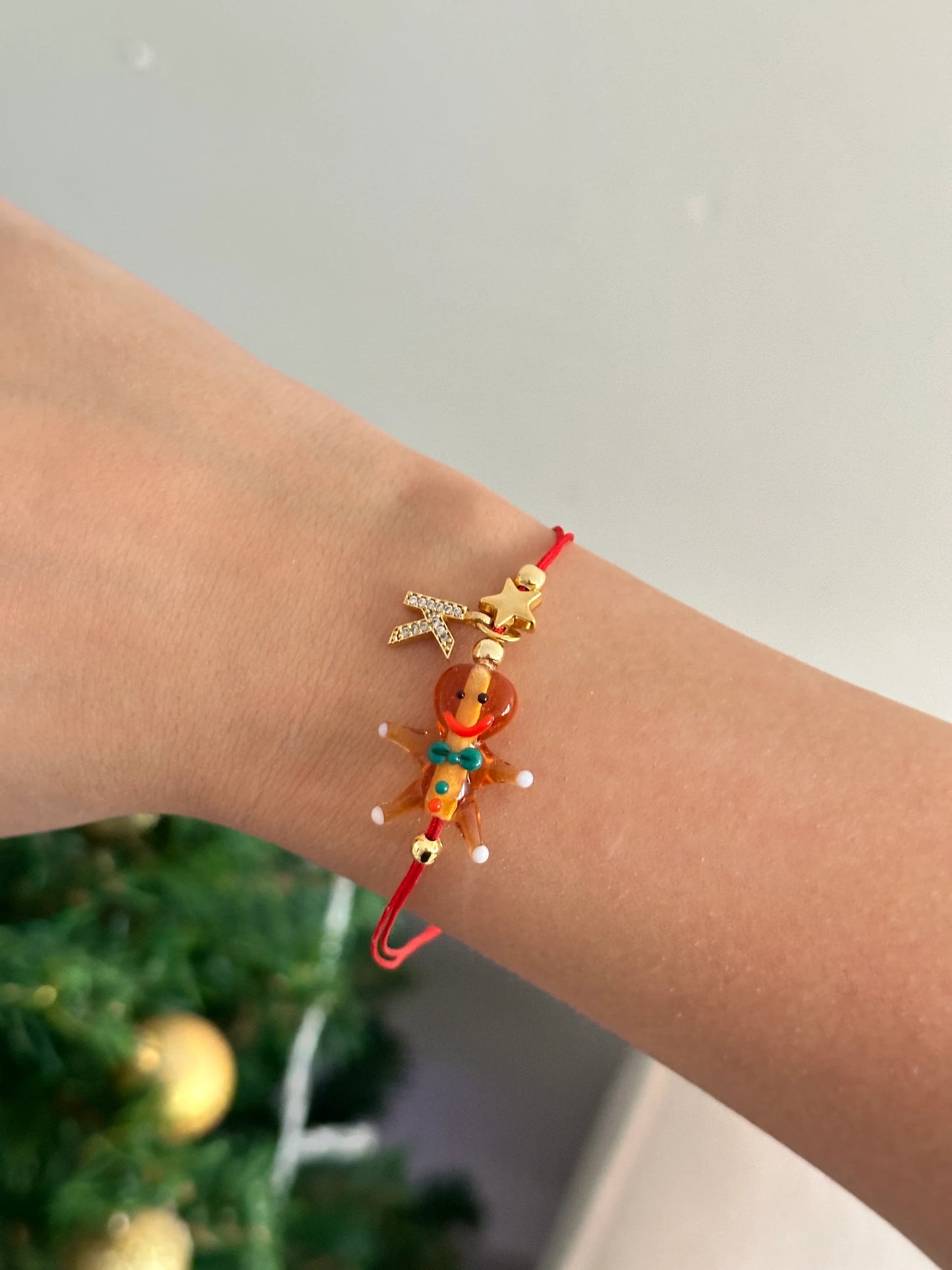 Yılbaşı Kurabiye Adam Murano Cam Boncuk Kişiye Özel Harf Kadın Şans Bilekliği