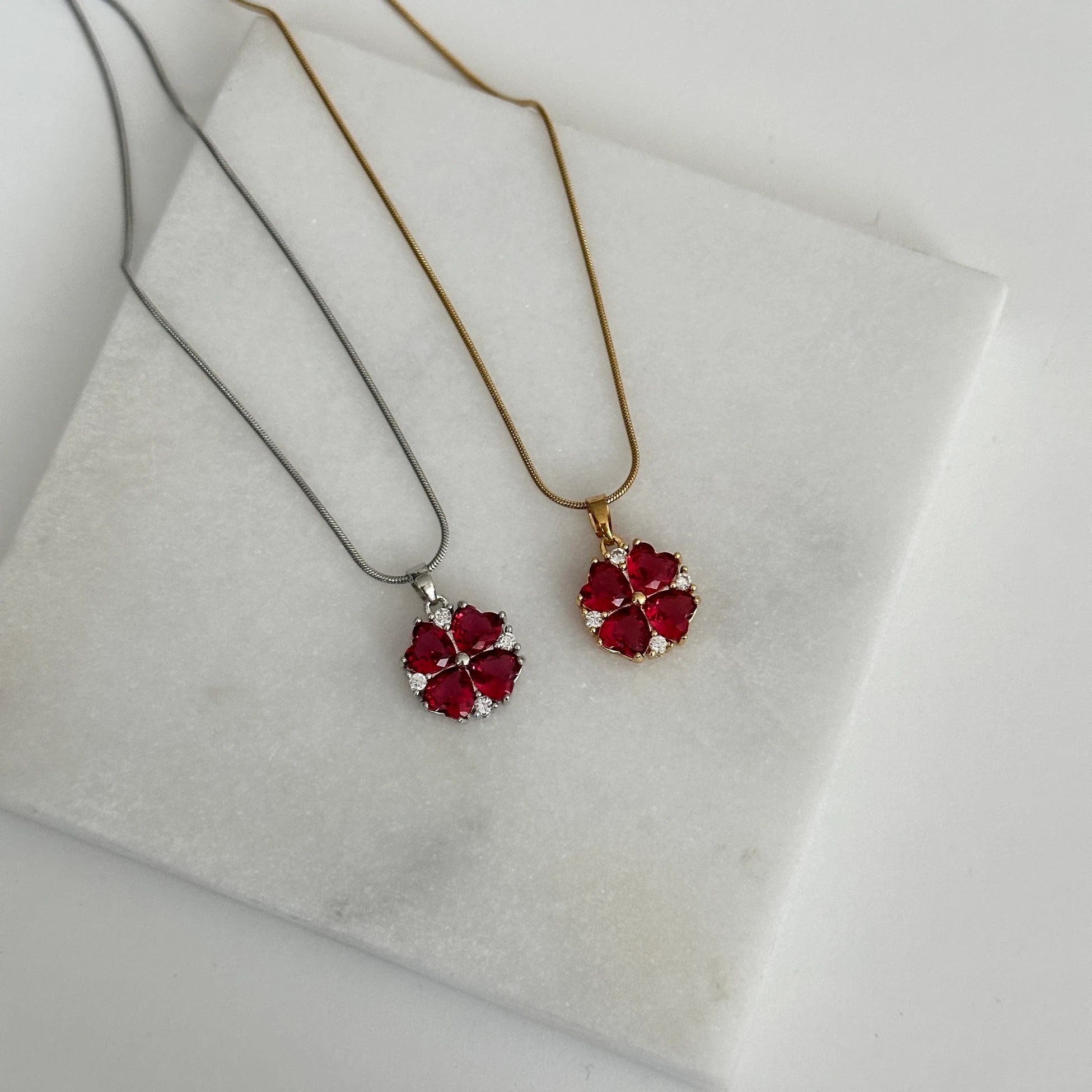 Çiçek Çelik Kolye