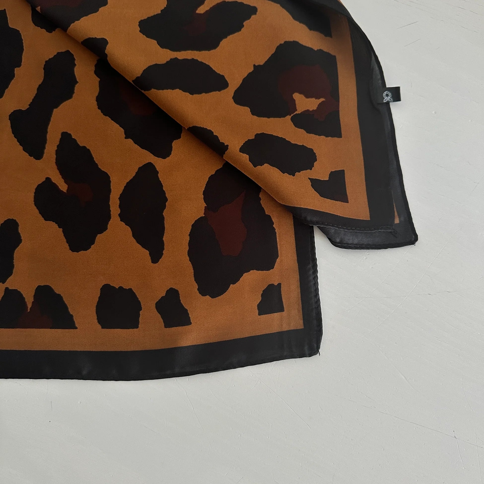 Kahve Leopar Fular (70x70)