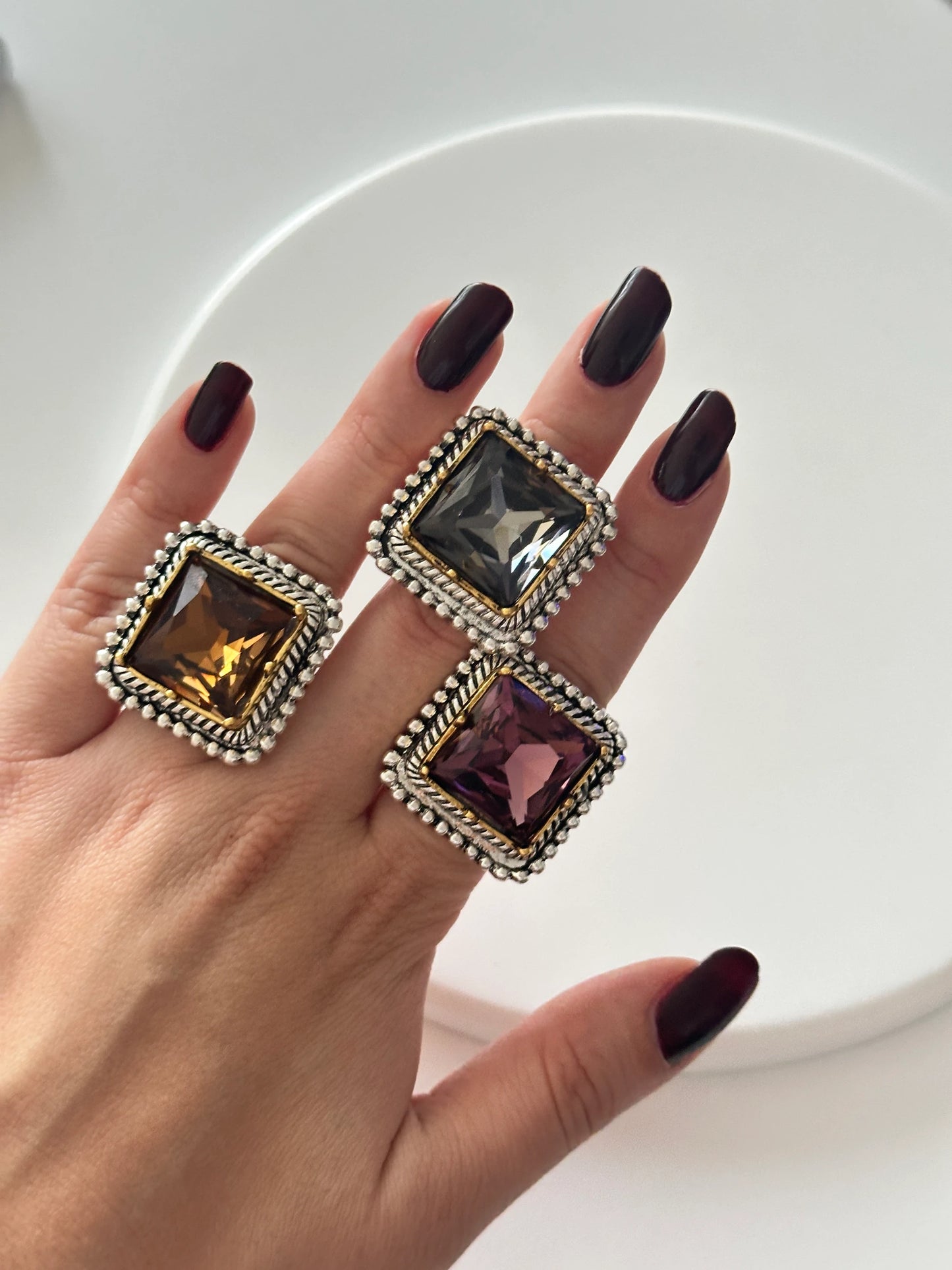 Büyük Kare Renkli Kadın Yüzük