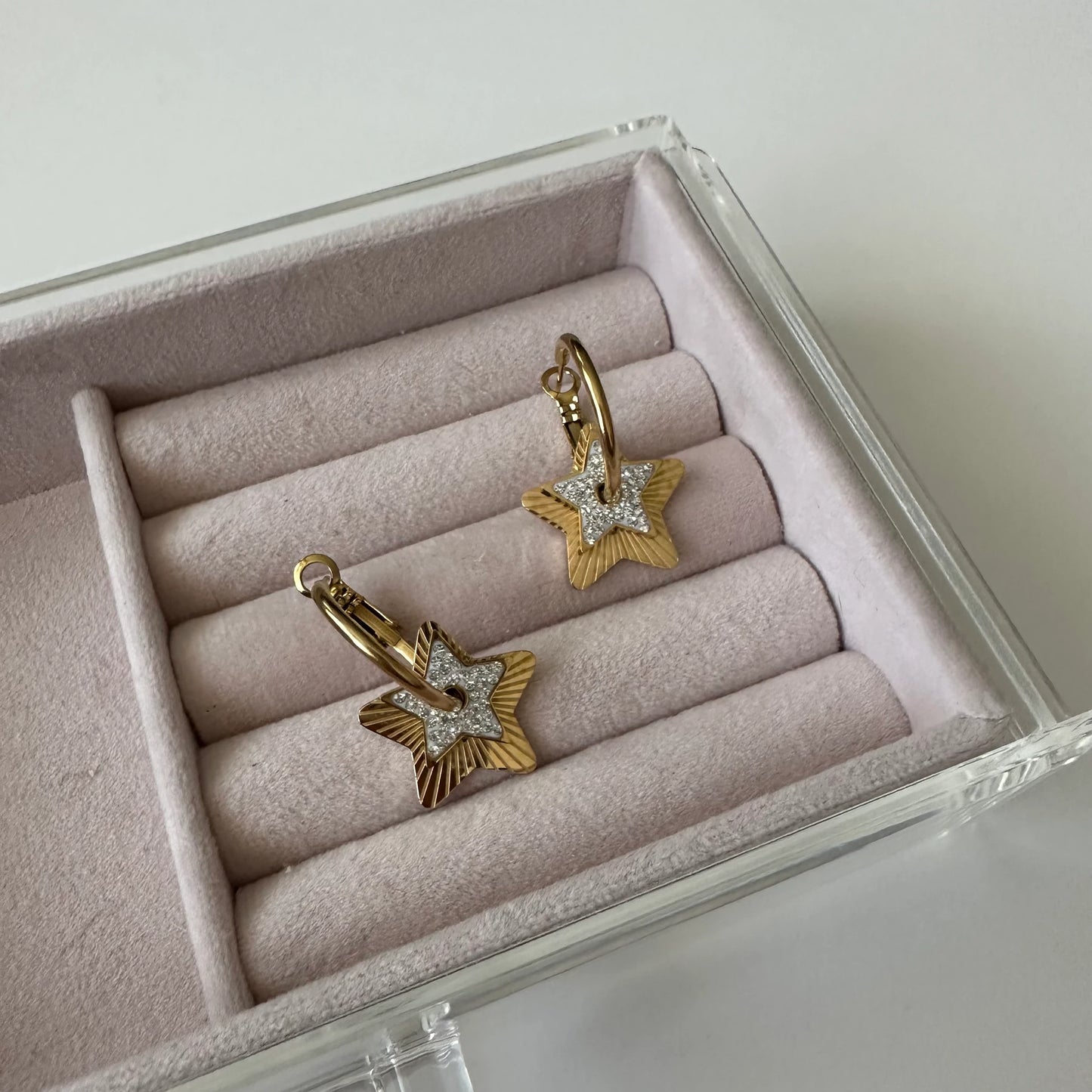 Işıldayan Yıldız Halka Çelik Küpe