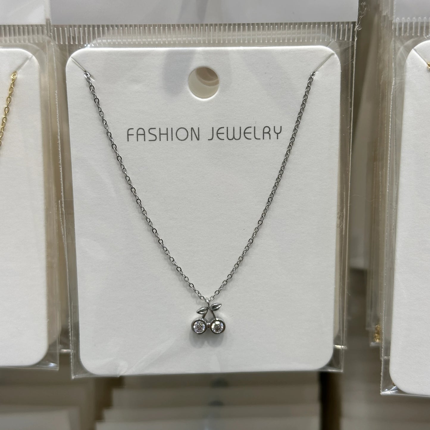 Minimal Kiraz Kuyumcu İşçiliği Kadın Kolye