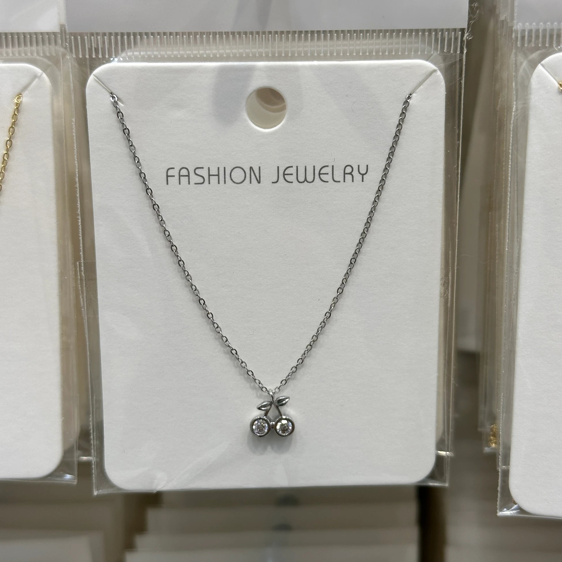 Minimal Kiraz Kuyumcu İşçiliği Kadın Kolye