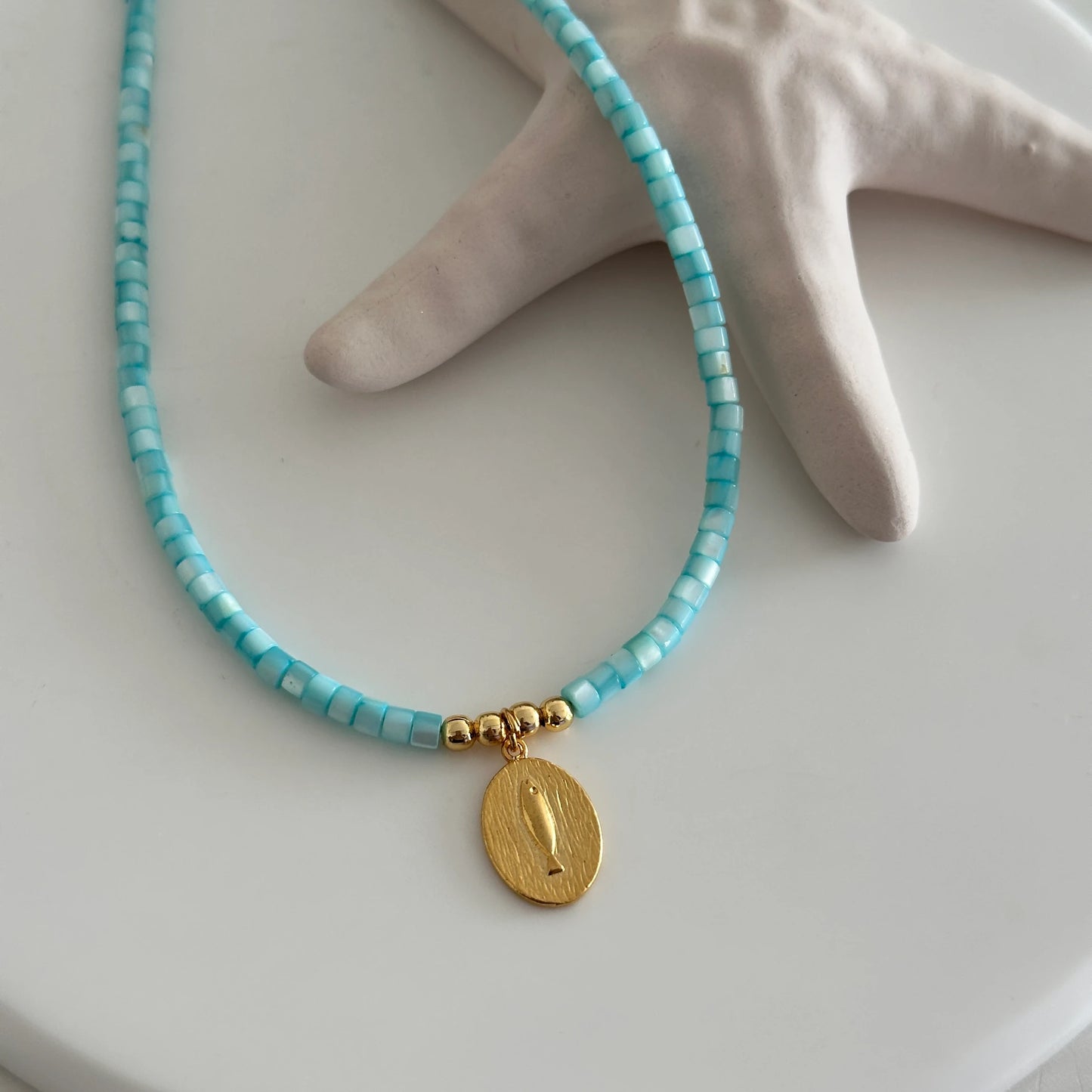 Balık Uçlu Sedef Taşlı Kadın Kolye