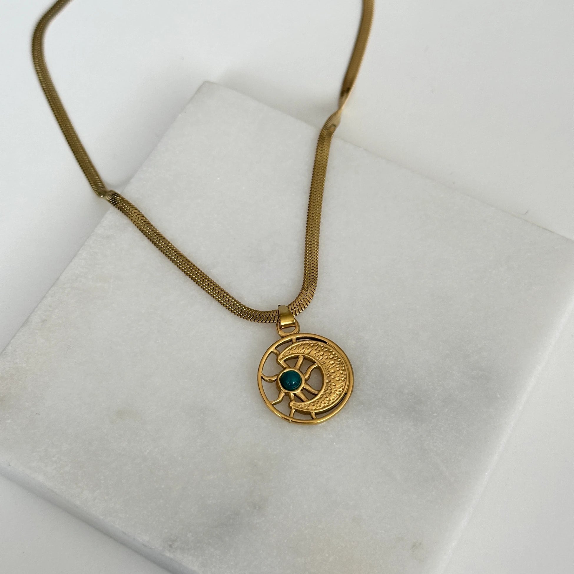 Taş Ay Çelik Kadın Kolye