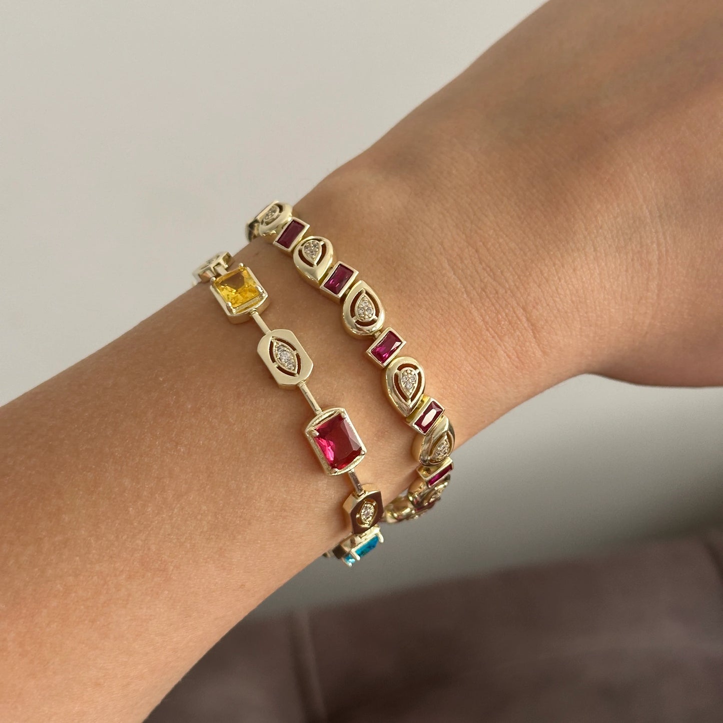 Renktaş Marka Tasarım Kadın Bileklik