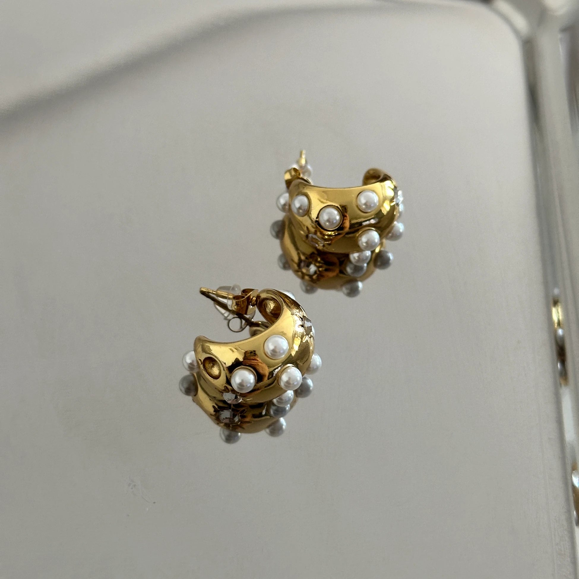 İncili Yıldız Taş Çelik Kadın Küpe