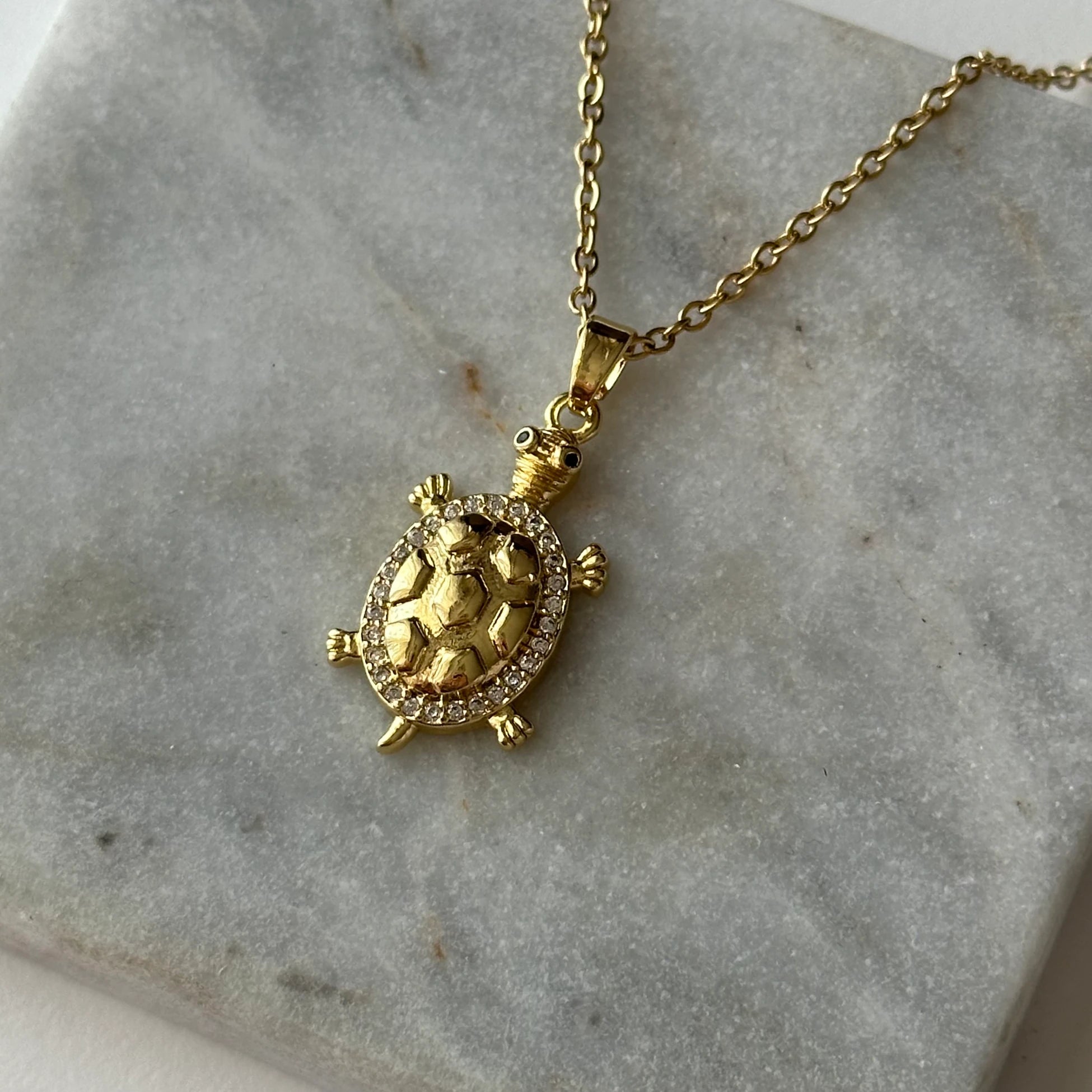 Caretta Çelik Kolye