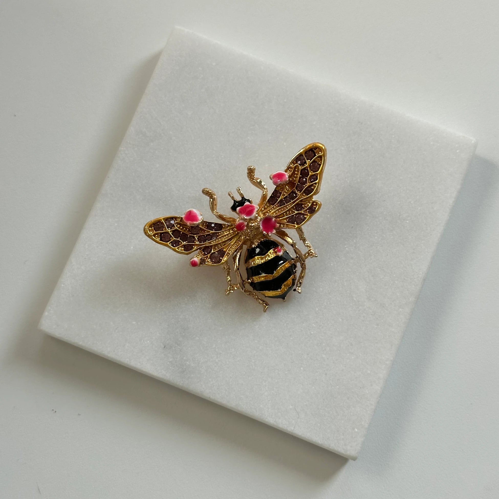 Çiçekli Arı Broş