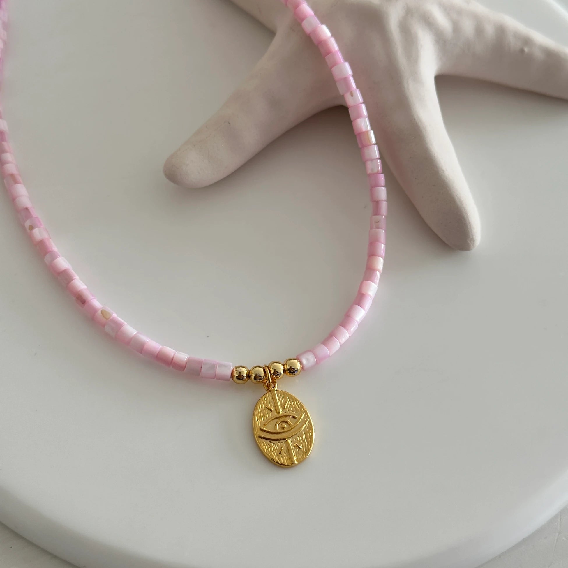 Göz Uçlu Sedef Taşlı Kadın Kolye