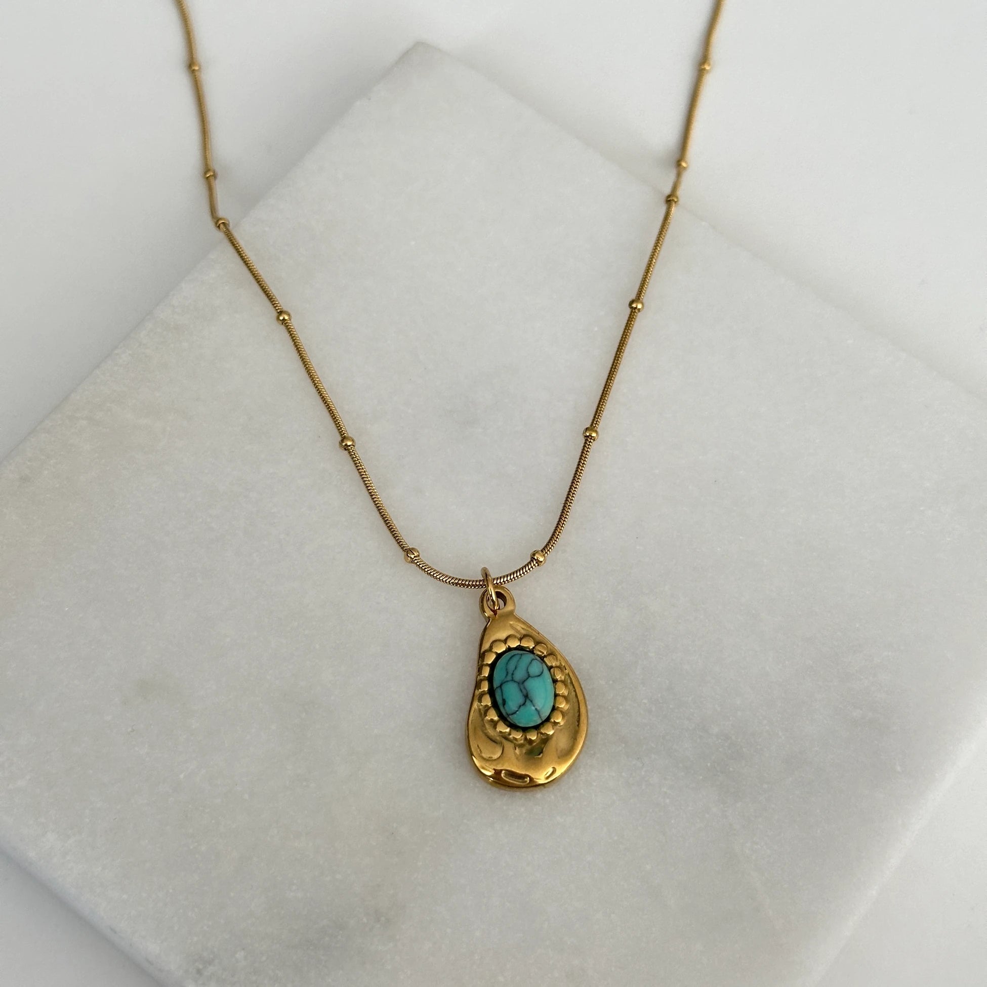 Avokado Doğal Taş Çelik Kolye